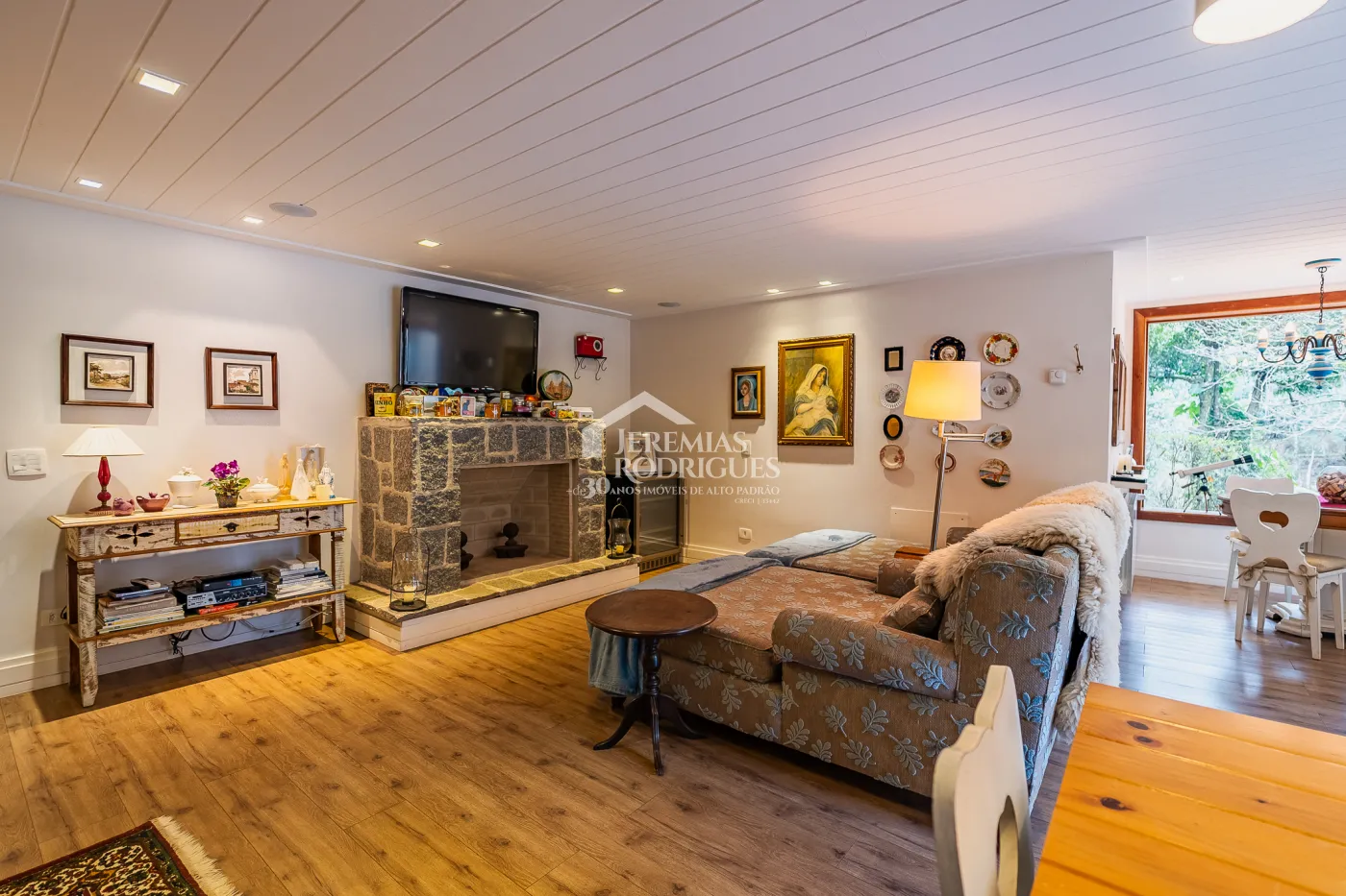 Casa com 7 suítes, 770 m² - Pedra do Fogo - Campos do Jordão/SP.