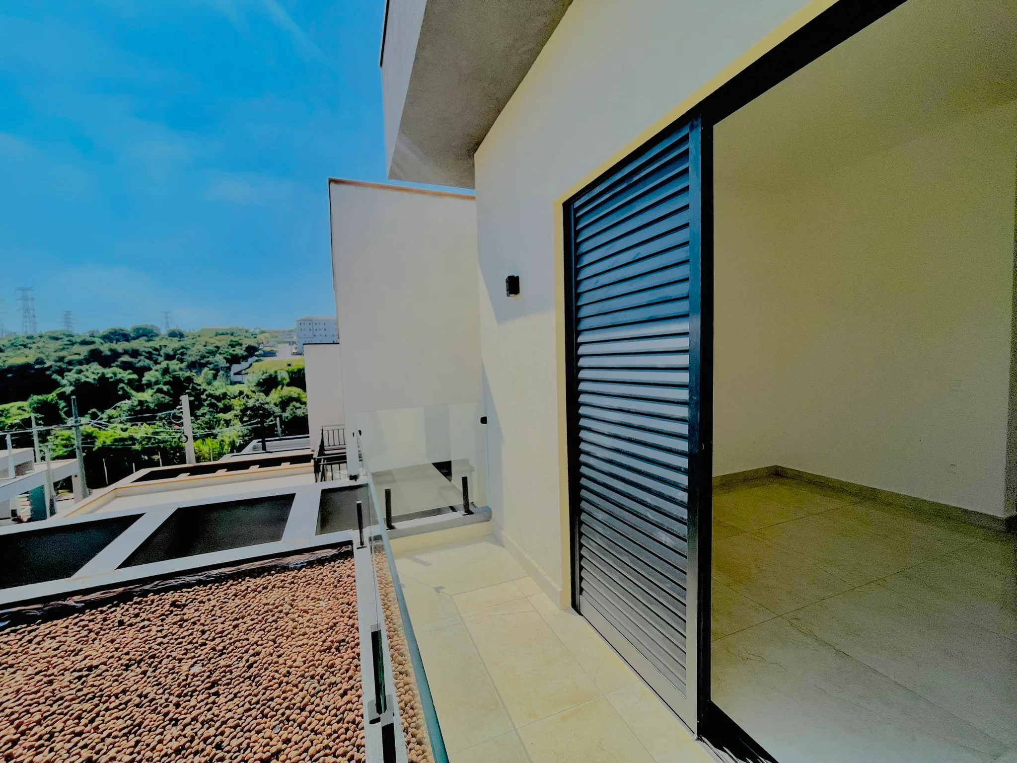 Casa com 3 dormitórios à venda no Condomínio Recanto Tropical em Taubaté/SP.