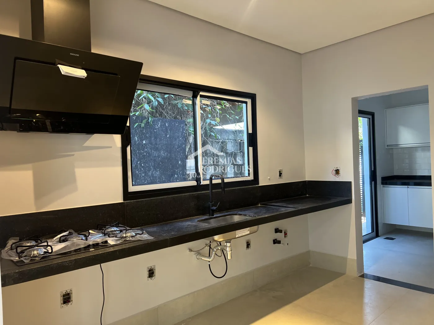 Casa com 4 suítes, 320 m² - Condomínio Taubaté Village - Taubaté/SP.