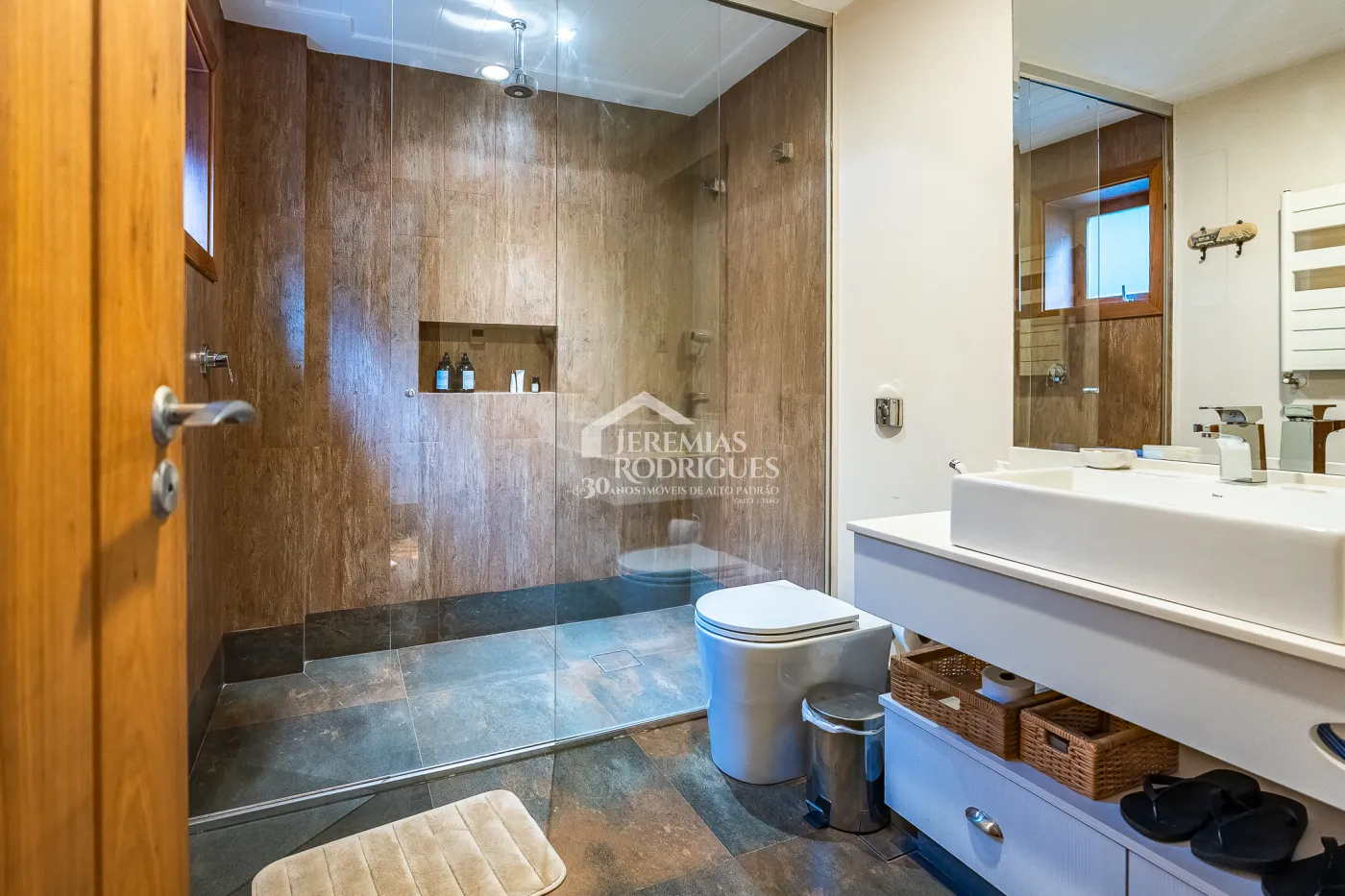 Casa com 7 suítes, 770 m² - Pedra do Fogo - Campos do Jordão/SP.