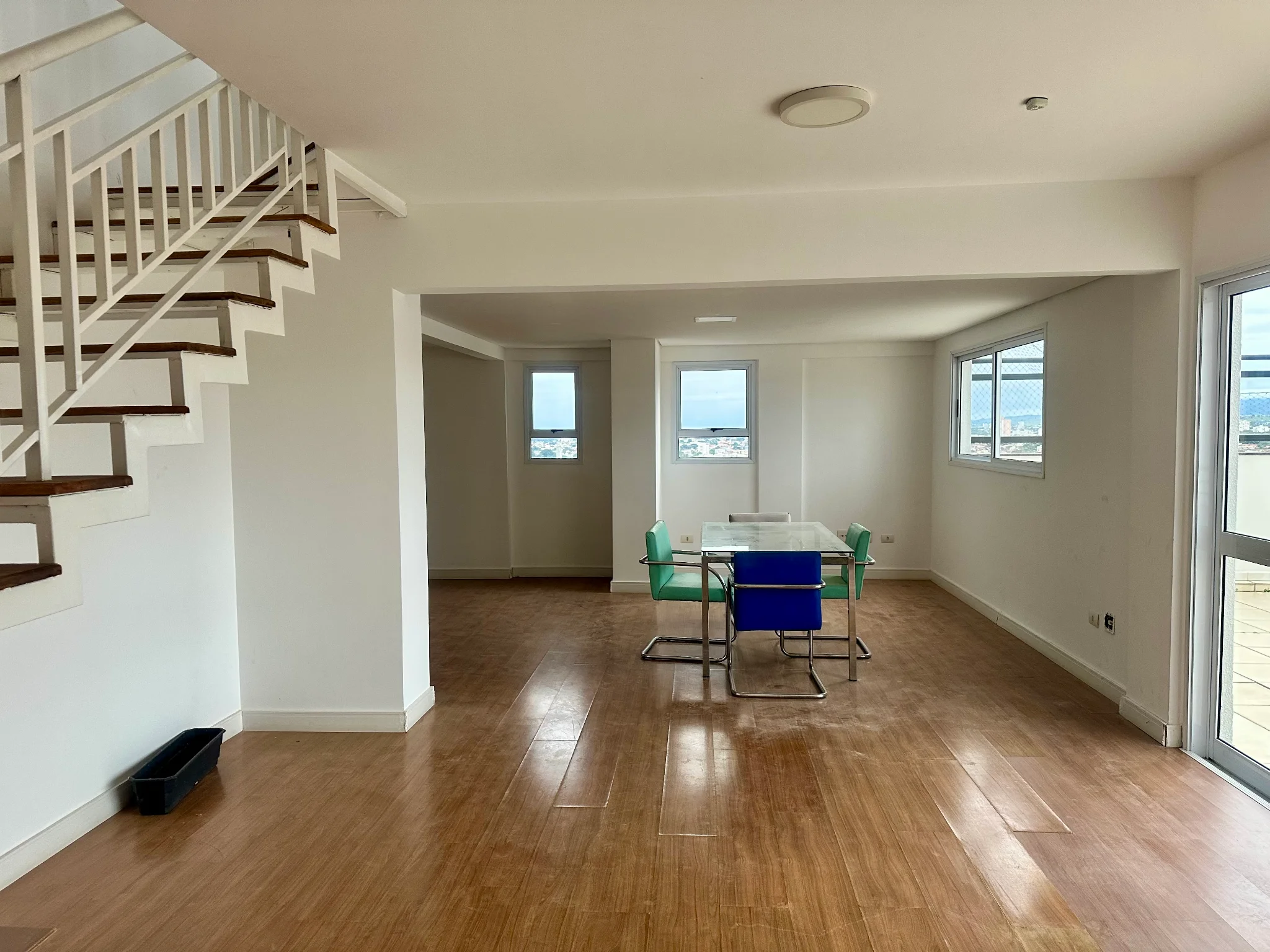 Cobertura duplex para locação no Edifício Placere em Taubaté/SP.