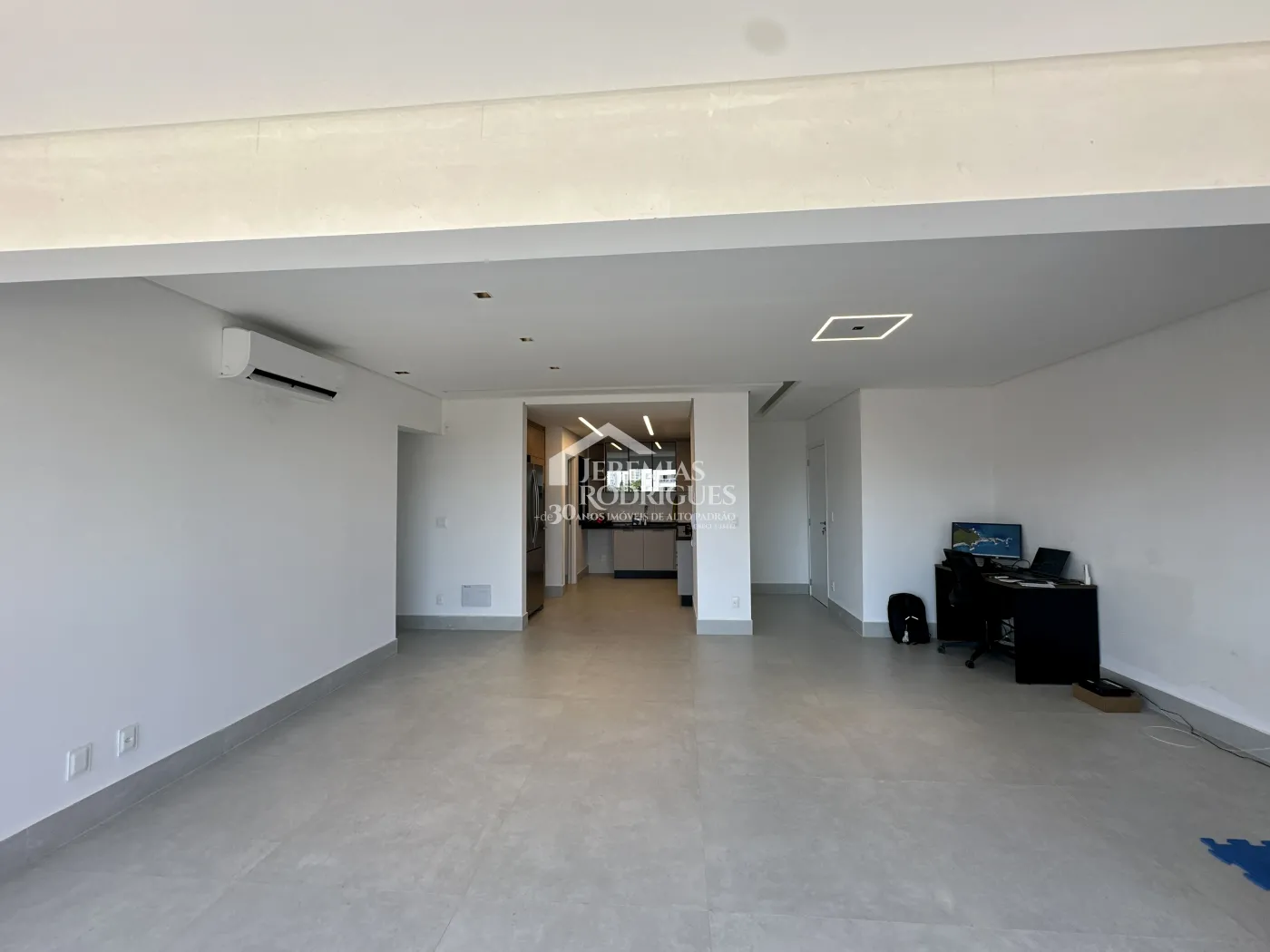 Apartamento à venda com 3 dormitórios, 109 m² no Edifício Lucca em Taubaté/SP