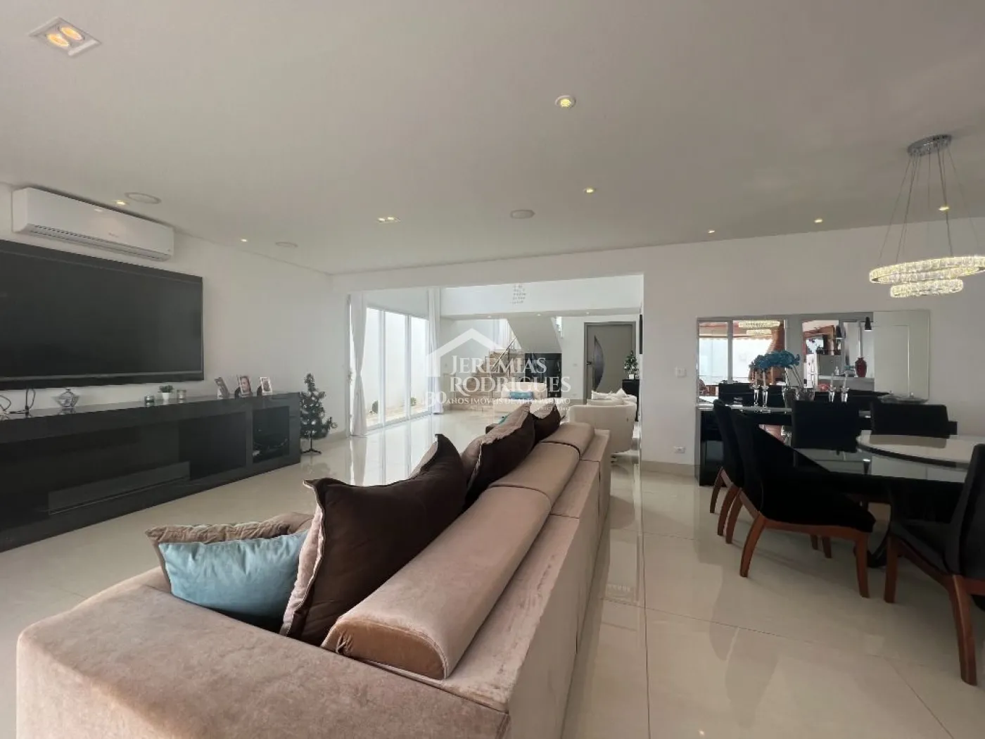 Casa à venda no Condomínio San Marco em Taubaté/SP.