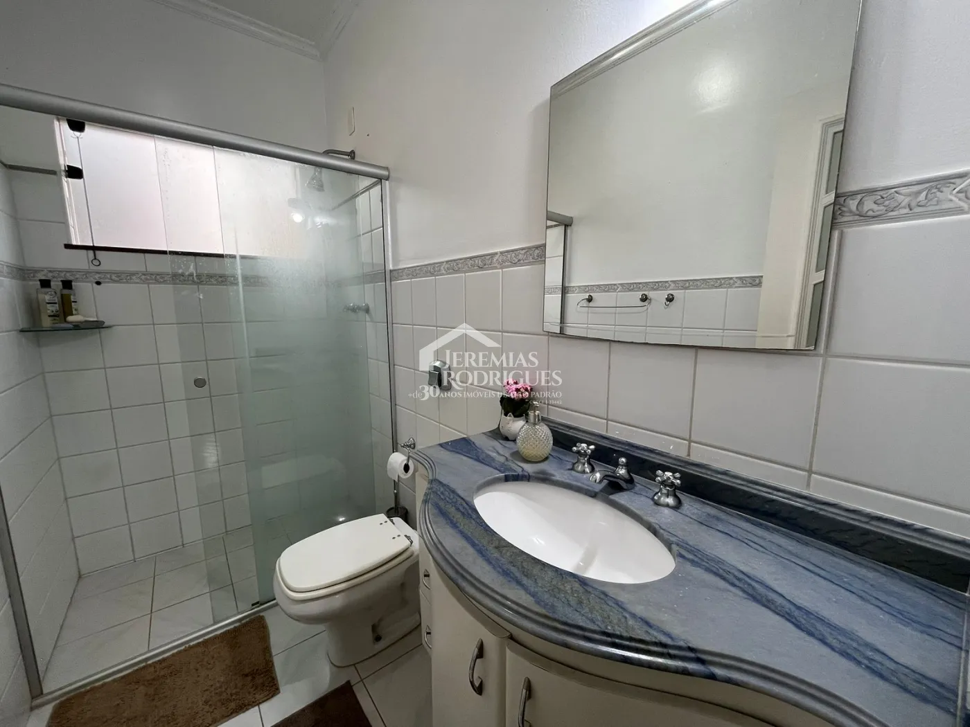 Casa com 4 dormitórios, 421 m² - Condomínio Chácaras Cataguá - Taubaté/SP.