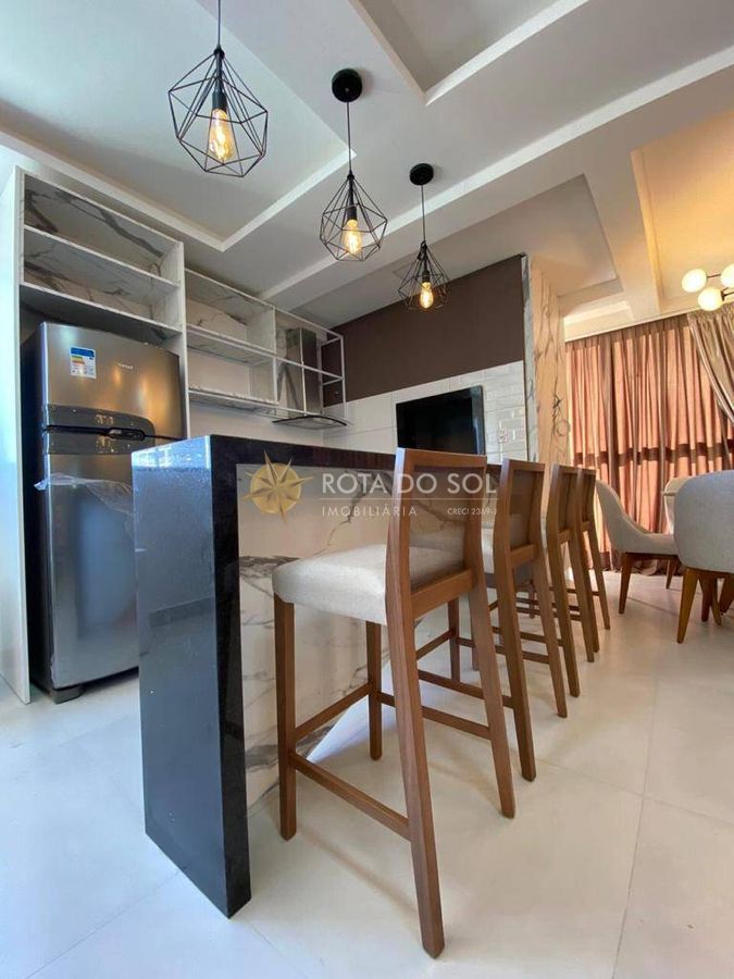 Comodoro apartamento mobiliado com 3 suítes e 2 vagas na Meia Praia Itapema SC