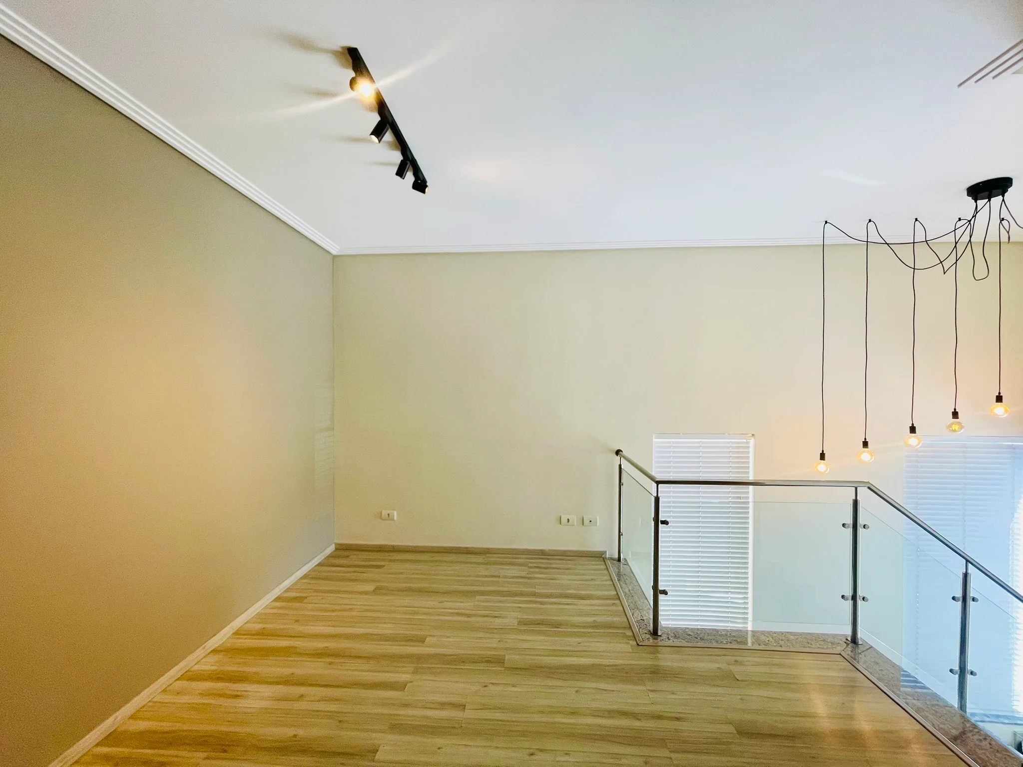 Casa à venda com 4 dormitórios no Condomínio Campos do Conde III em Tremembé/SP. 