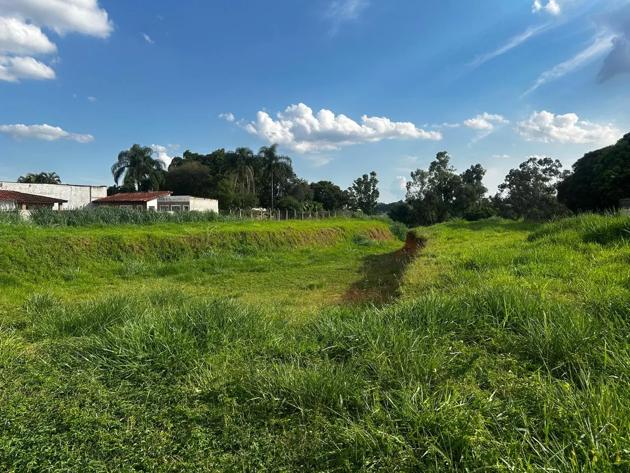 Área para empreendimento e residencial à venda no bairro Independência em Taubaté/SP
