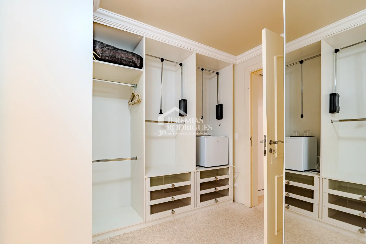 Casa à venda no Parque Pedra do Baú em Campos do Jordão/SP.