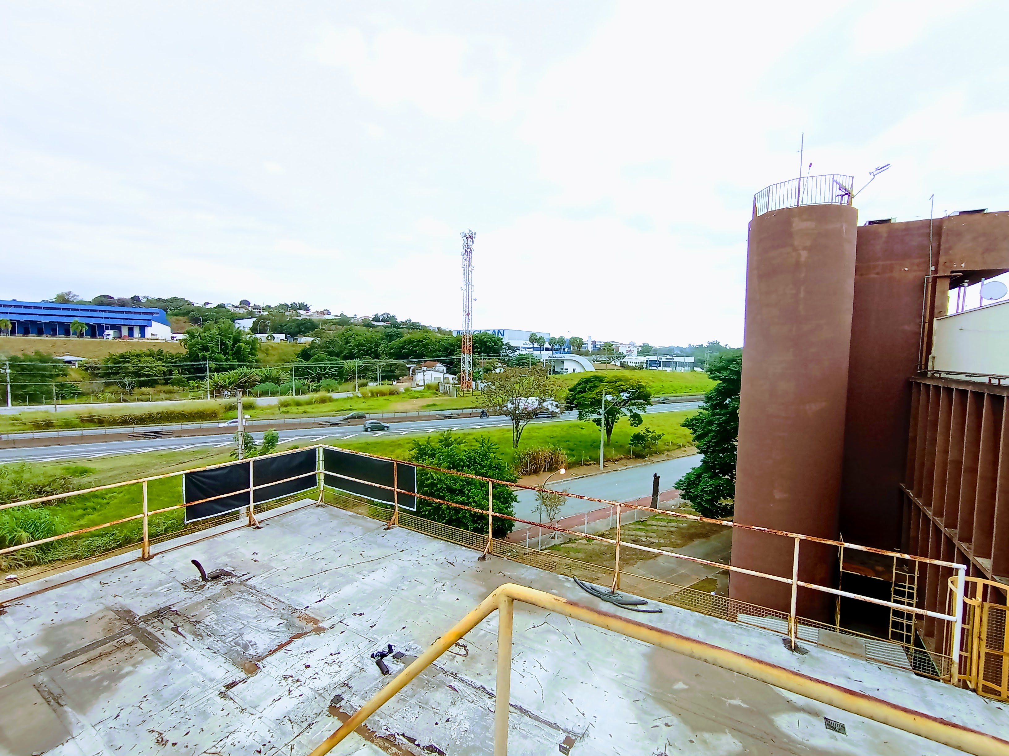 Prédio para venda e locação, 6.000 m² no bairro Jardim Independência em Taubaté/SP.