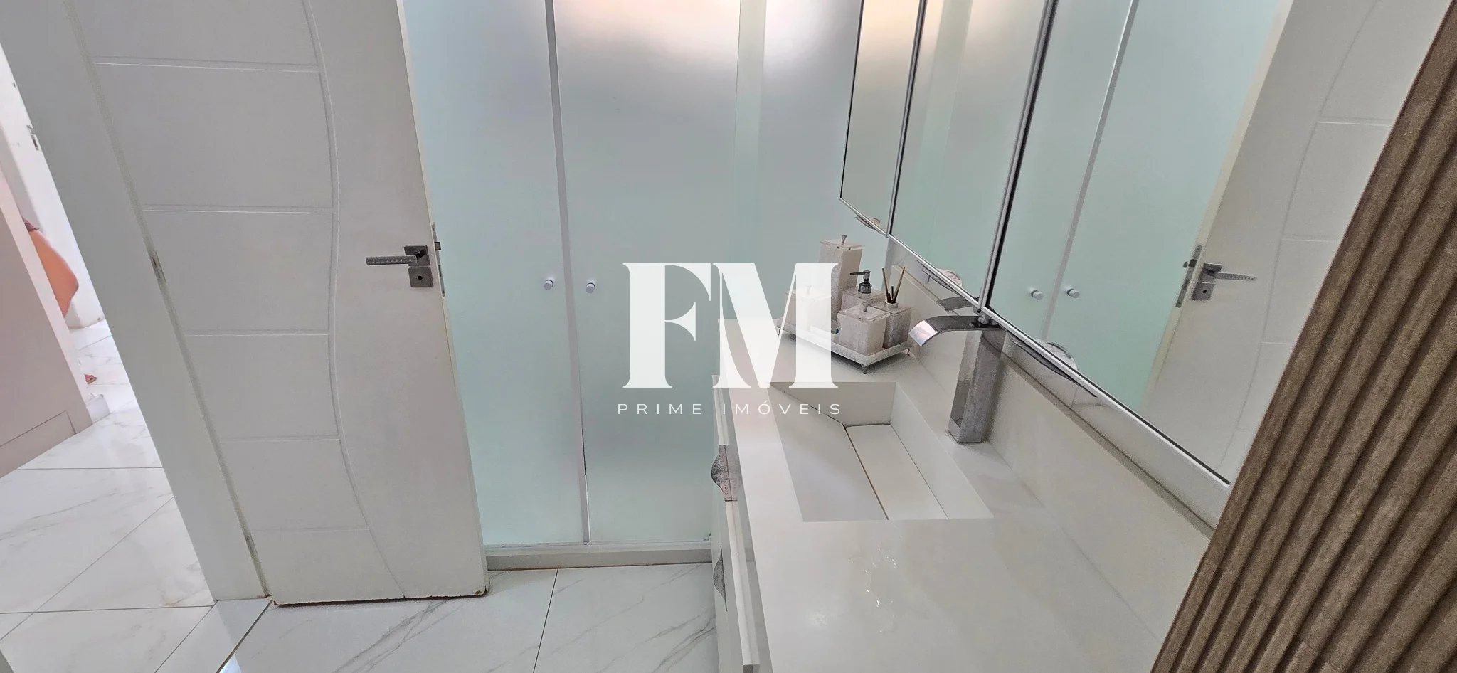 OPORTUNIDADE! Apartamento espetacular, todo  modernizado à venda na Rua Figueiredo Magalhães, Copacabana. - foto 30