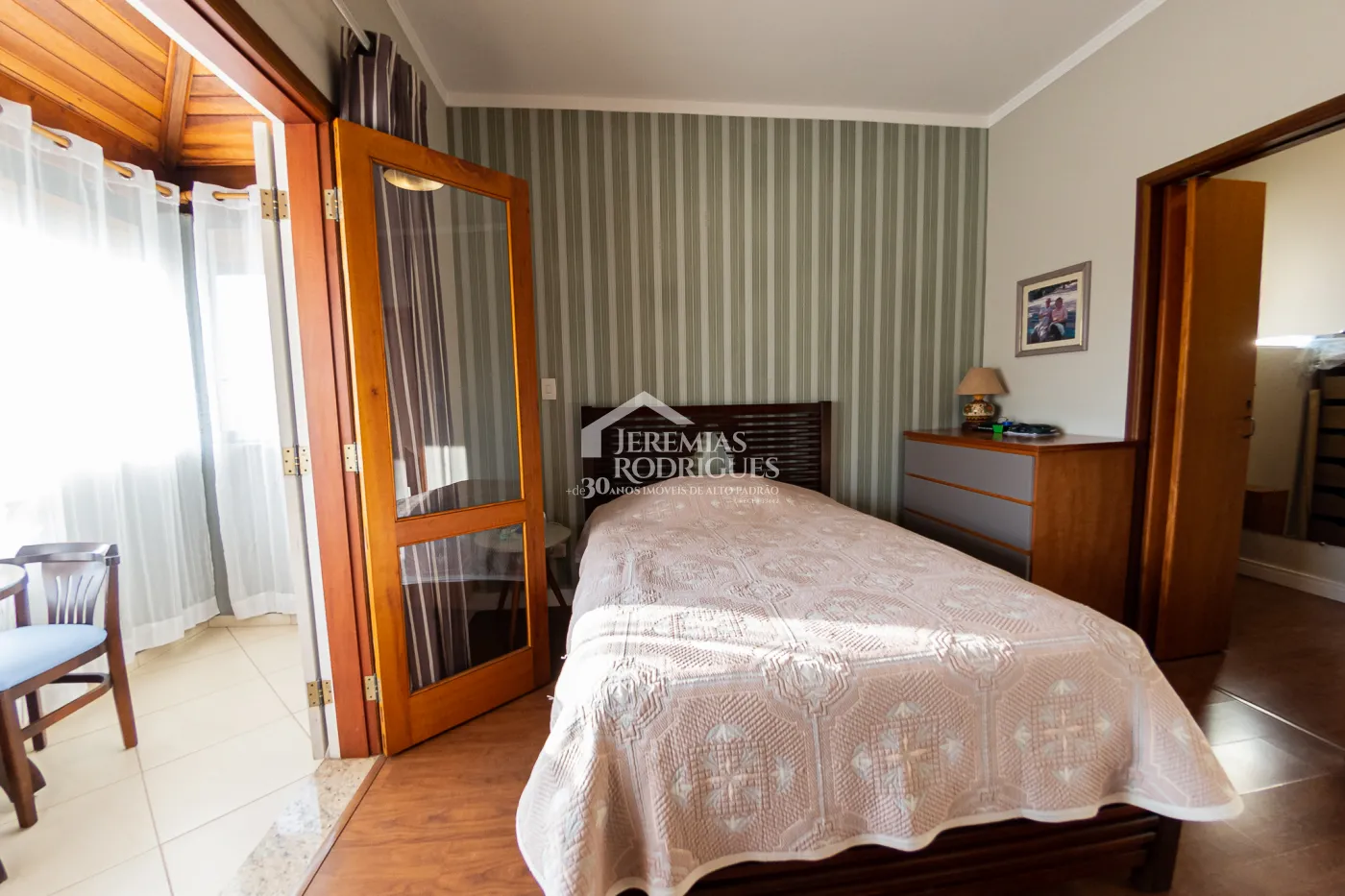 Casa à venda no Condomínio Colonial Village I em Pindamonhangaba/SP