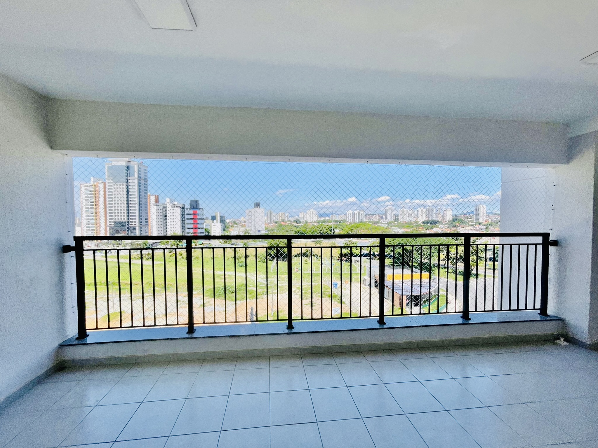 Apartamento à venda com 2 dormitórios, 108 m² no Condomínio Syrah Residence em Taubaté/SP.