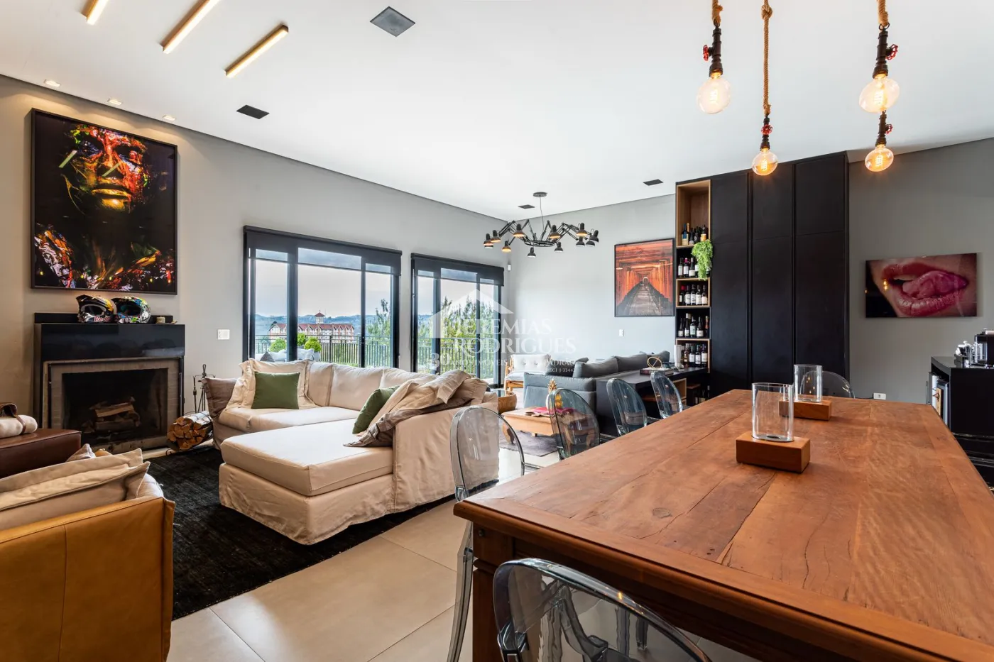 Casa para venda com 5 dormitórios no Residencial Estrelas da Mantiqueira em Campos do Jordão/SP