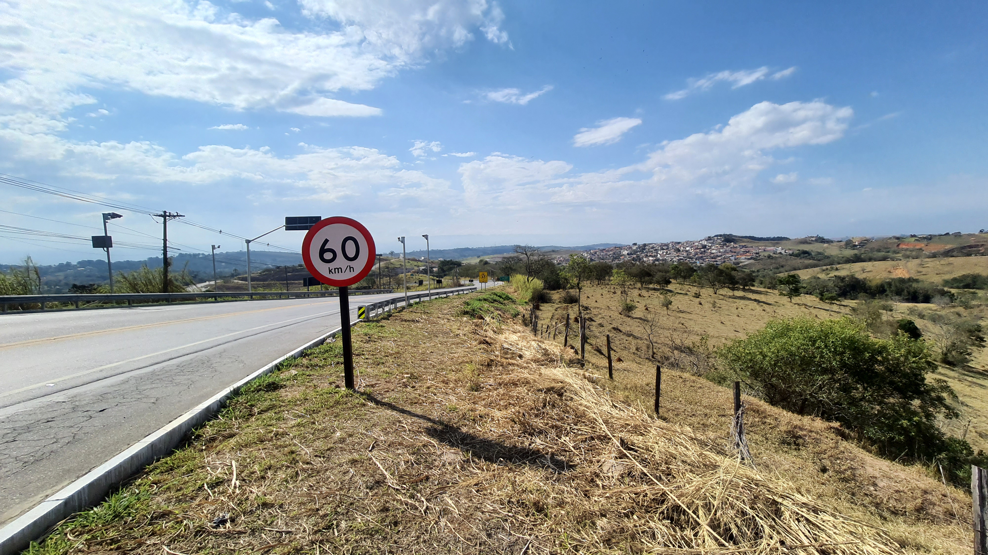 Área à venda com 220.000 m² no bairro Cataguá em Taubaté/SP.