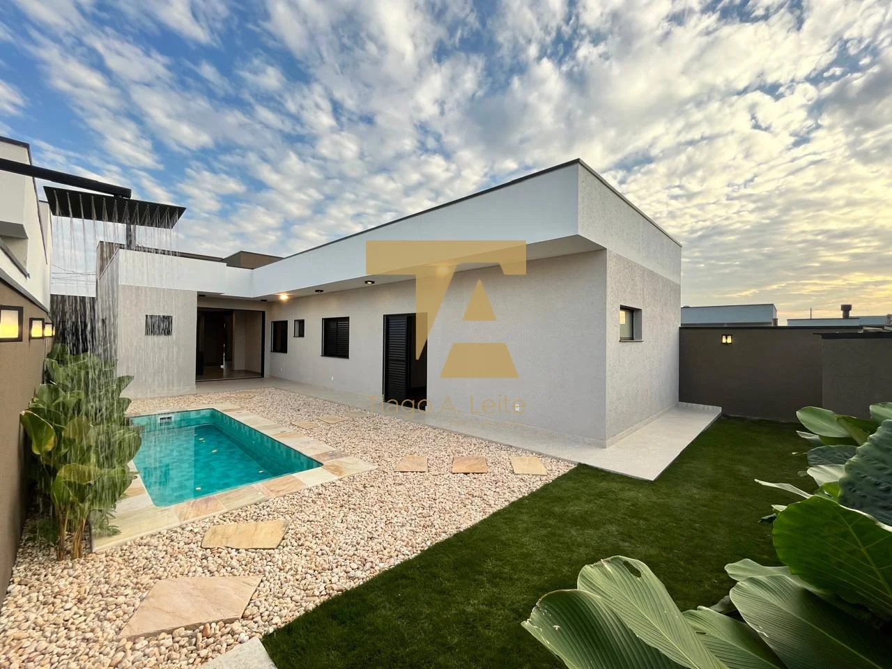 Casa Térrea à Venda no Condomínio Pérola do Vale Tremembé – 3 Suítes, Piscina e Alto Padrão no Vale do Paraíba