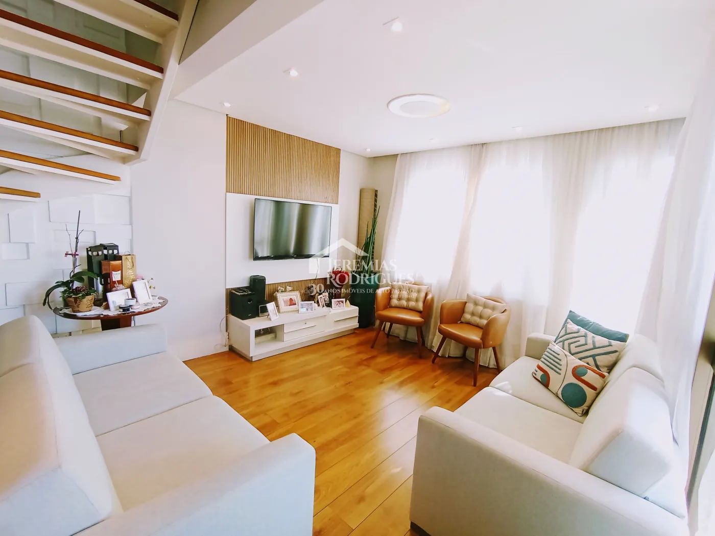 Apartamento à venda com 3 dormitórios no Edifício Jabuticabeiras em Taubaté/SP