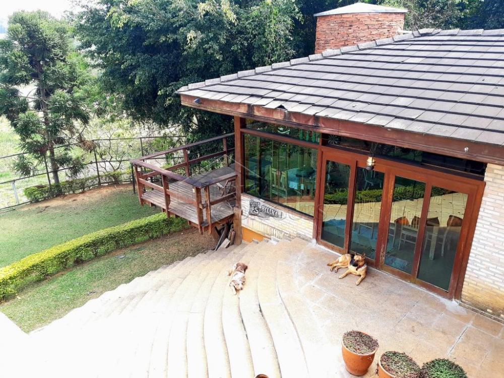 Casa à venda com 6 dormitórios no Condomínio Chácaras Cataguá em Taubaté/SP.