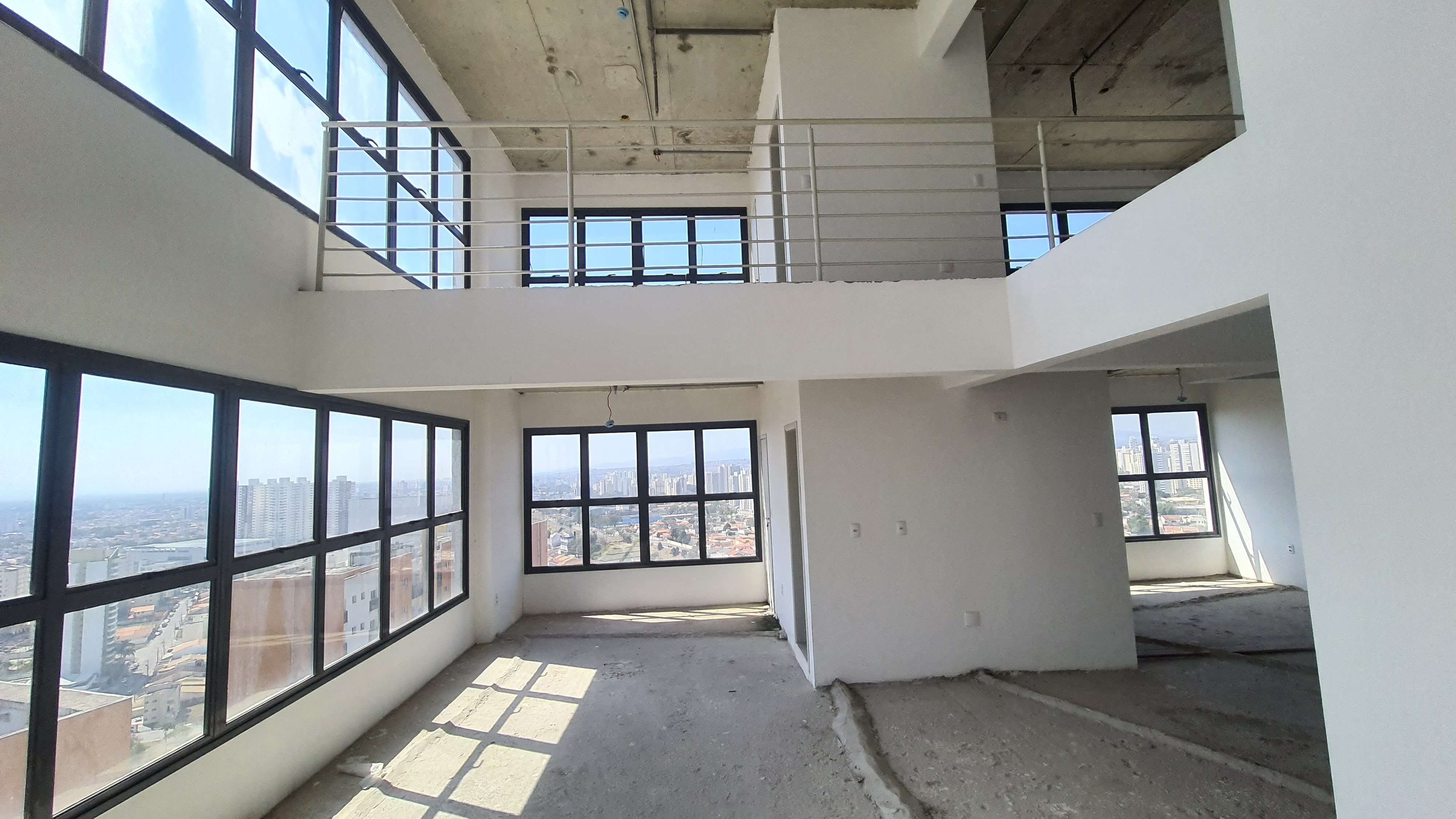 Sala comercial duplex à venda, 144 m² no Edifício The One Office Tower em Taubaté/SP.