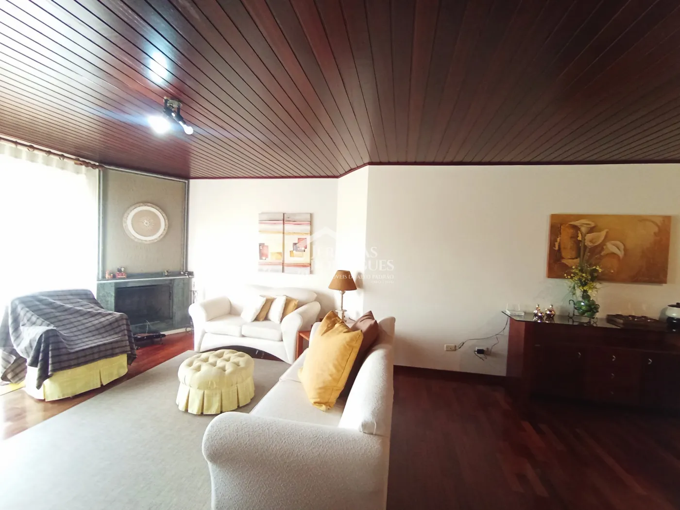 Apartamento para venda com 4 dormitórios no Edifício Solar Bela Vista em Campos do Jordão/SP