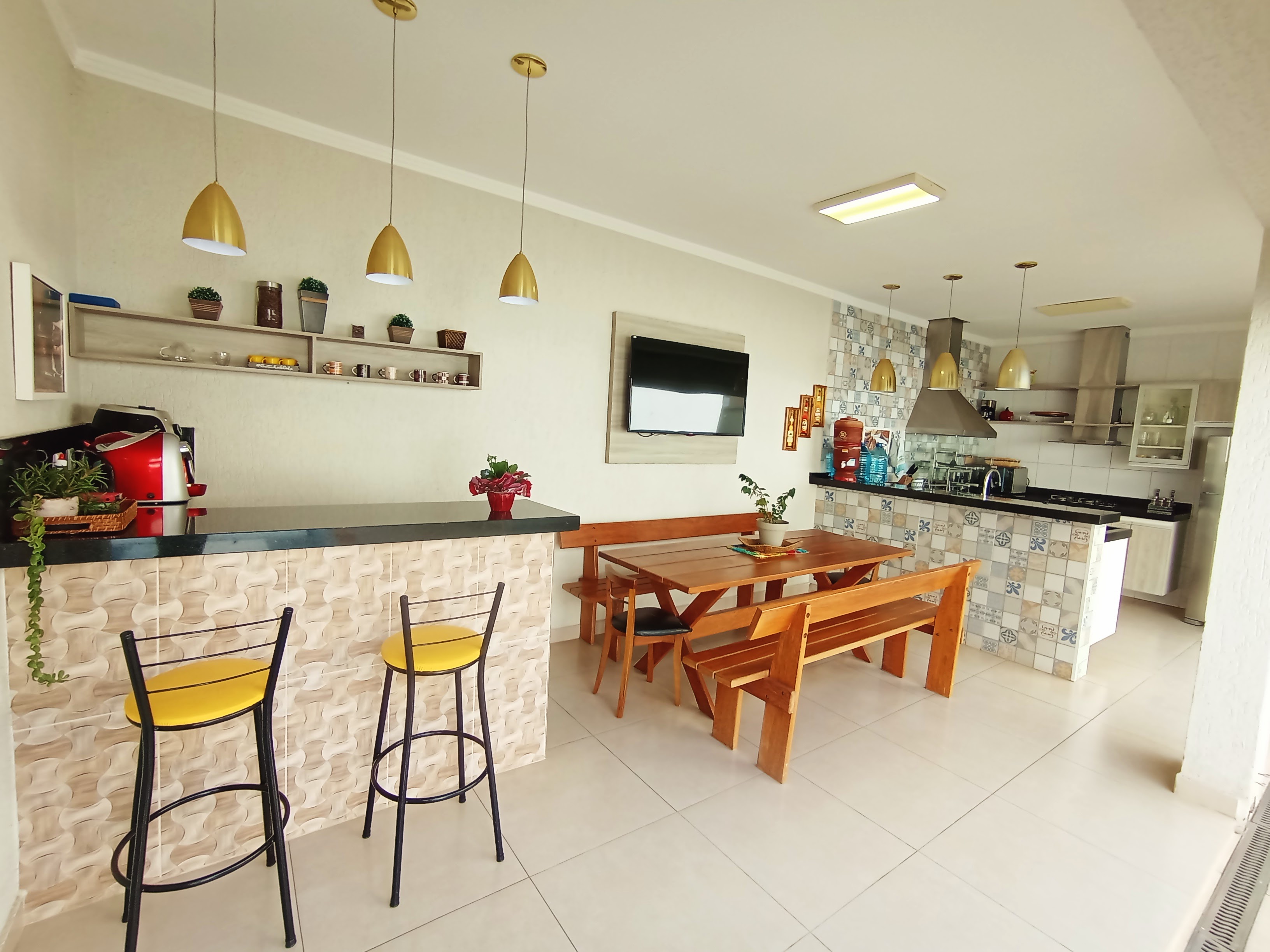 Casa à venda com 2 dormitórios no Condomínio Verdes Vales em Taubaté/SP.