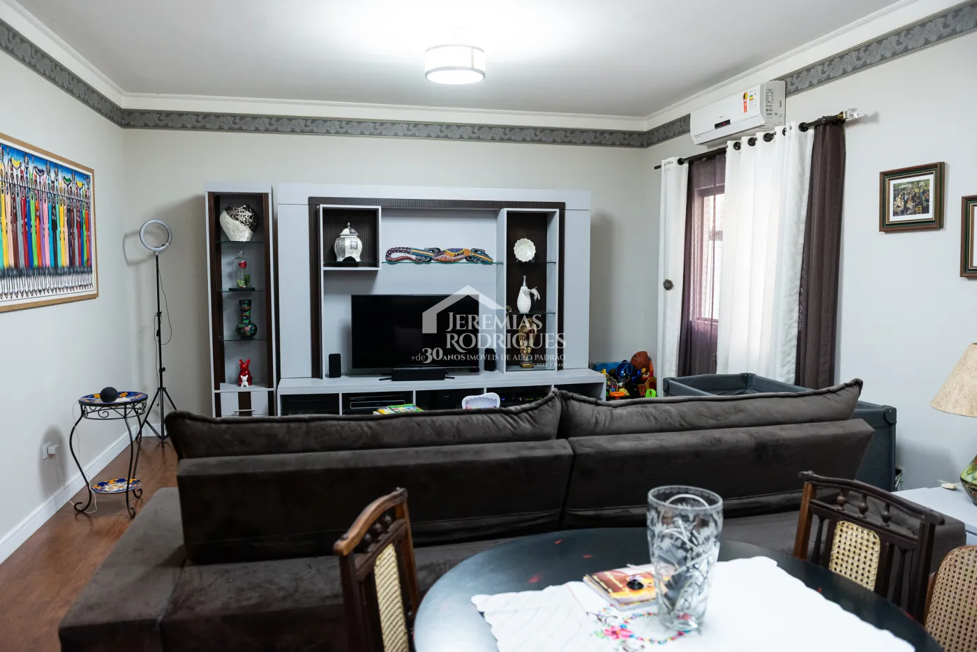 Casa à venda no Condomínio Colonial Village I em Pindamonhangaba/SP