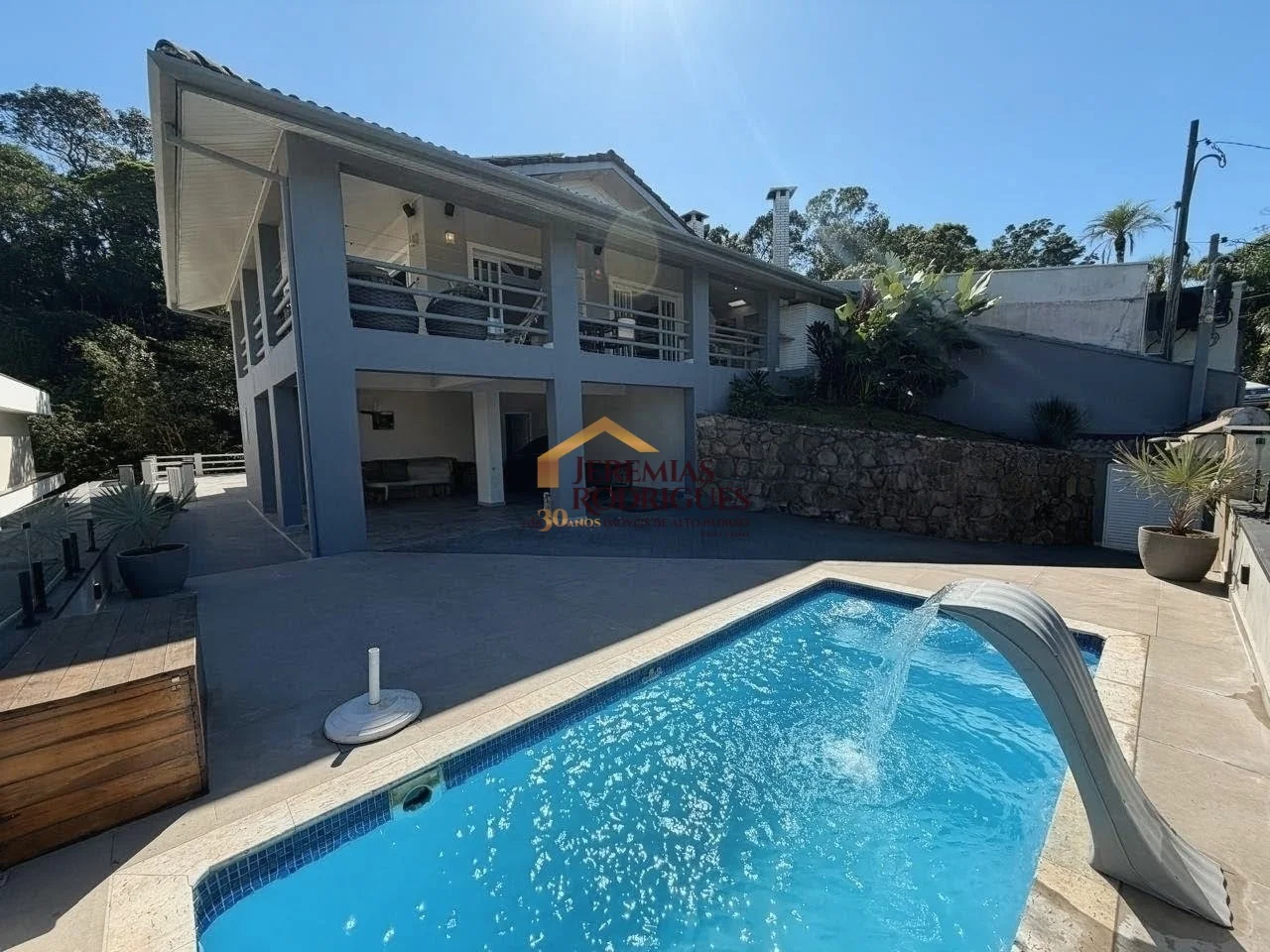 Casa à venda no Condomínio Santa Rita em Ubatuba/SP.