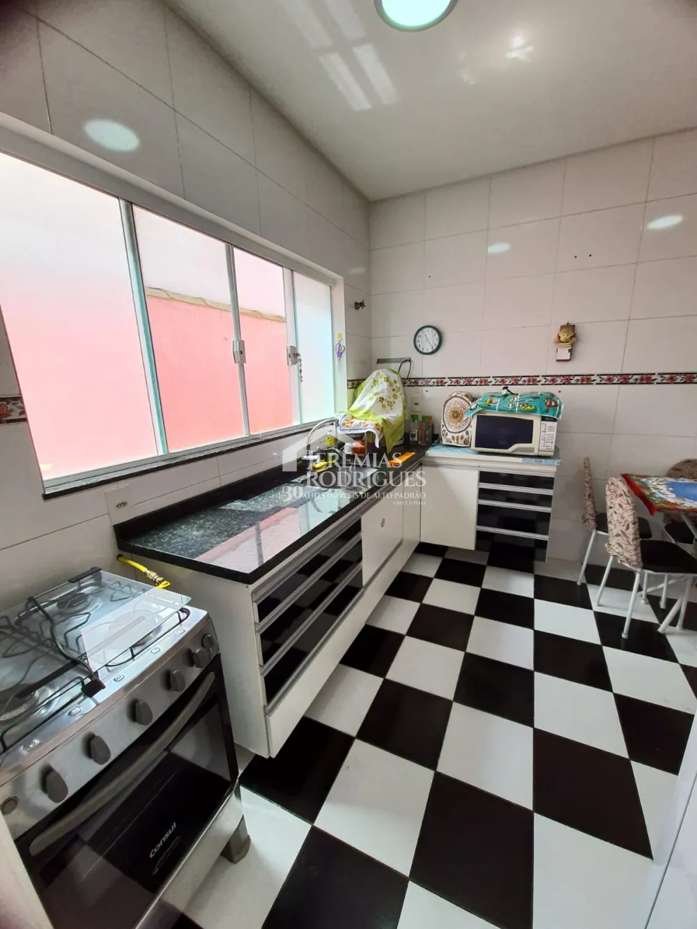 Casa com 4 dormitórios, 200 m² - Condomínio Campos do Conde II - Tremembé/SP