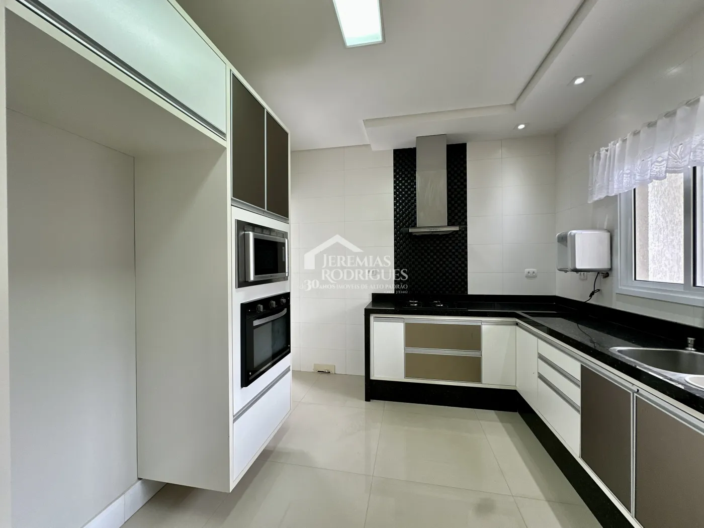 Casa com 3 dormitórios, 237 m² - Campos do Conde Chamboard - Tremembé/SP.
