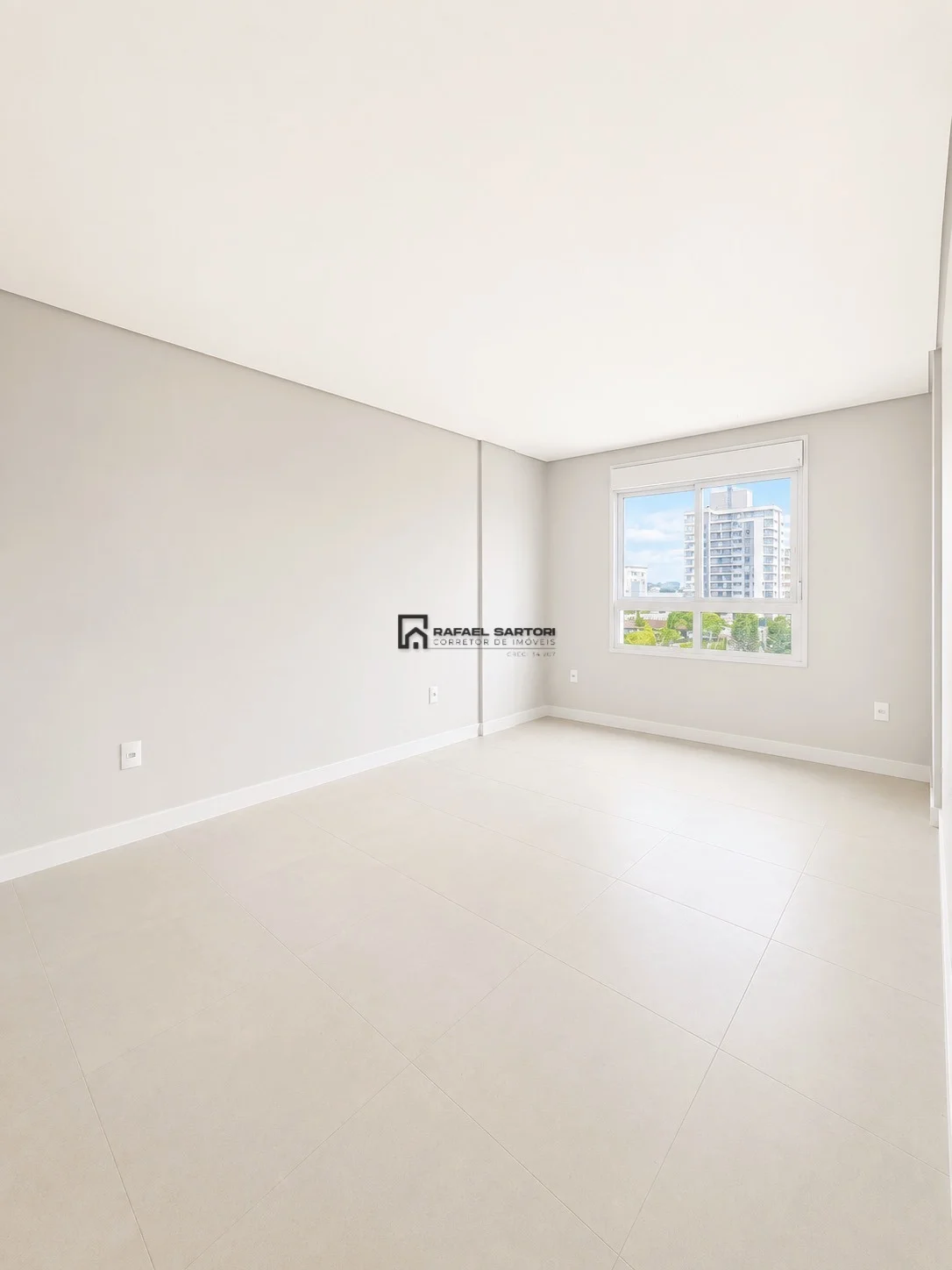 APARTAMENTO COM 03 QUARTOS NO CENTRO