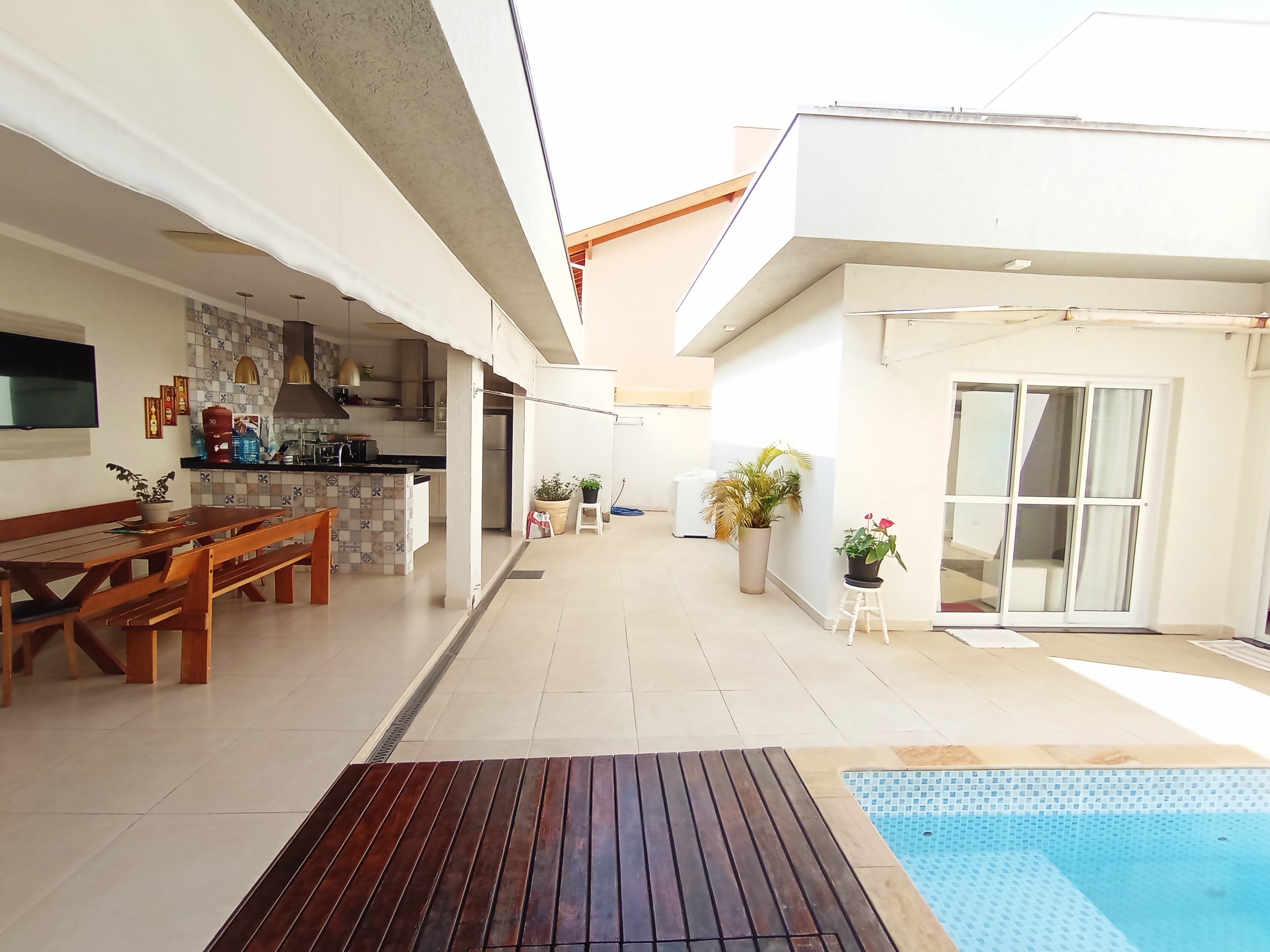 Casa à venda com 2 dormitórios no Condomínio Verdes Vales em Taubaté/SP.