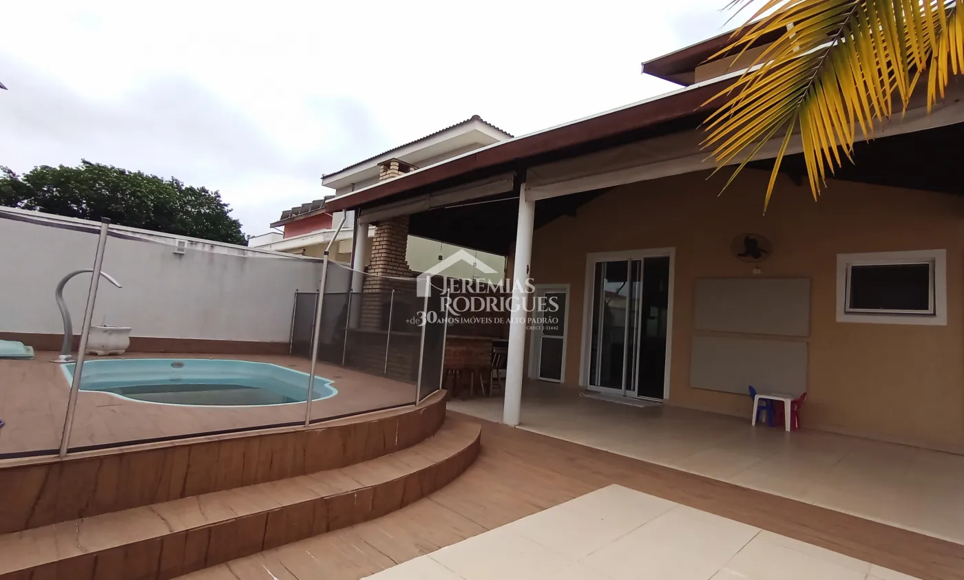 Casa para venda e locação com 4 dormitórios no Condomínio Jatobá em Tremembé/SP.