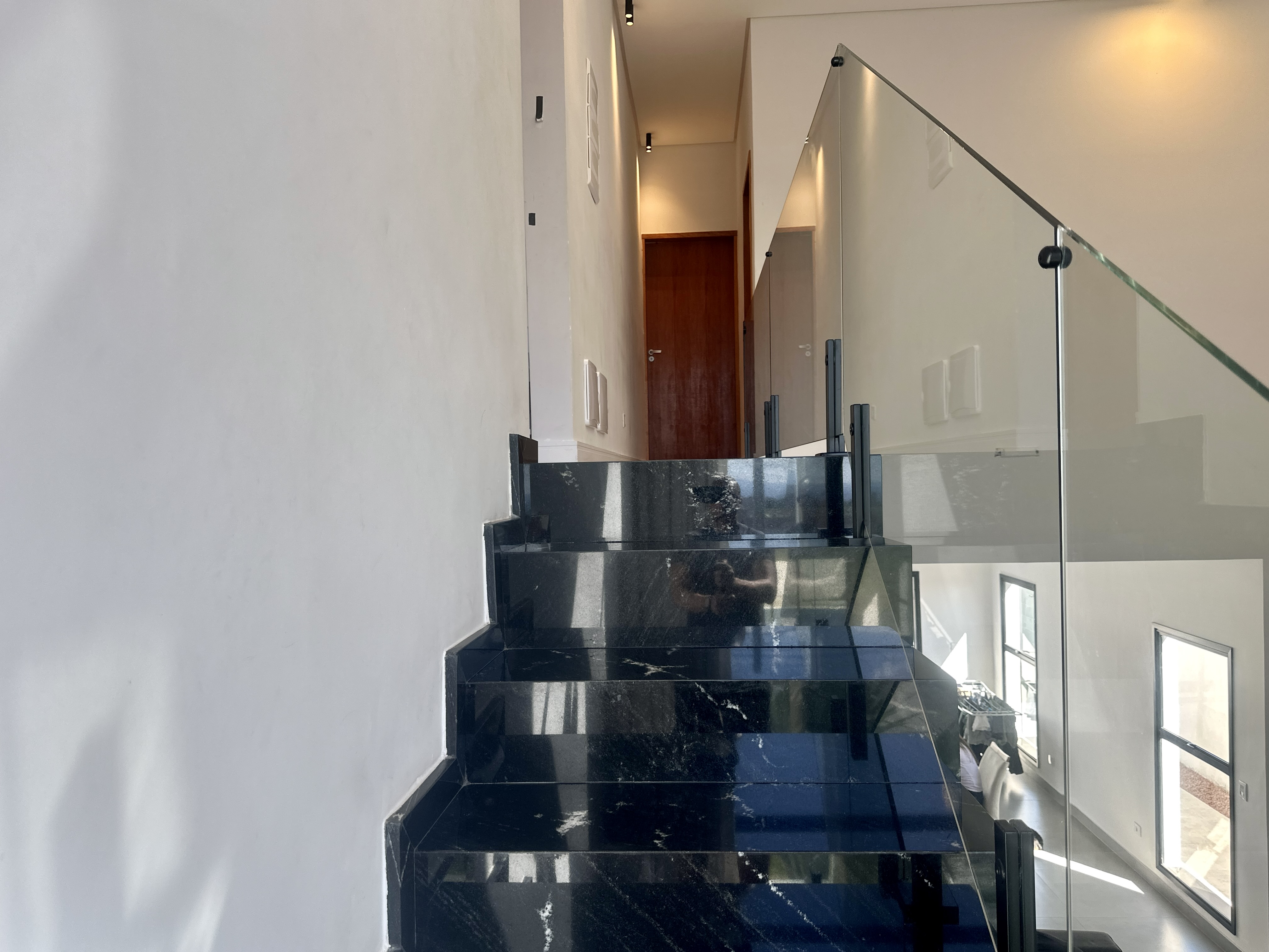 Casa à venda com 4 dormitórios no Condomínio Bella Vitta em Caçapava/SP.