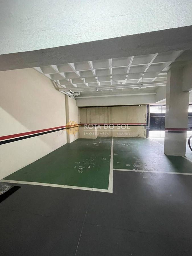 Comodoro apartamento mobiliado com 3 suítes e 2 vagas na Meia Praia Itapema SC
