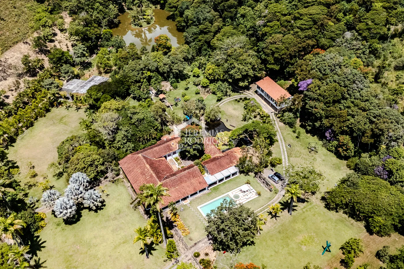 Fazenda à venda com 3.389.000,00 m² em Piraí/RJ.