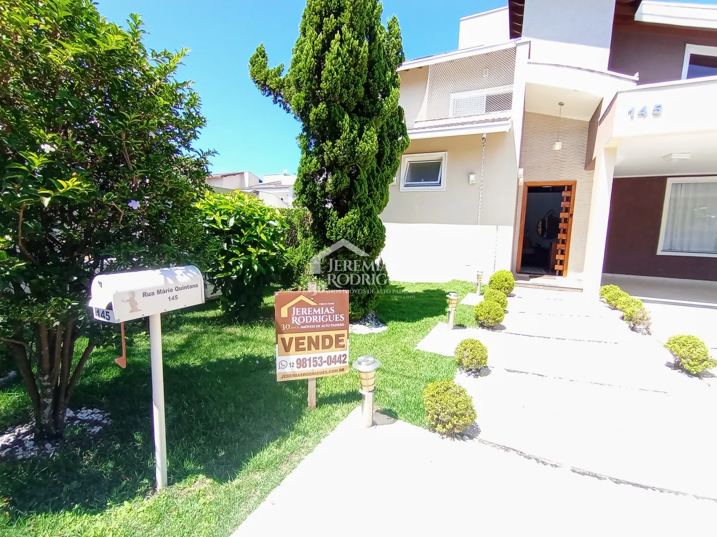 Casa para venda com 3 dormitórios no Condomínio Campos Do Conde II Versailles em Tremembé/SP