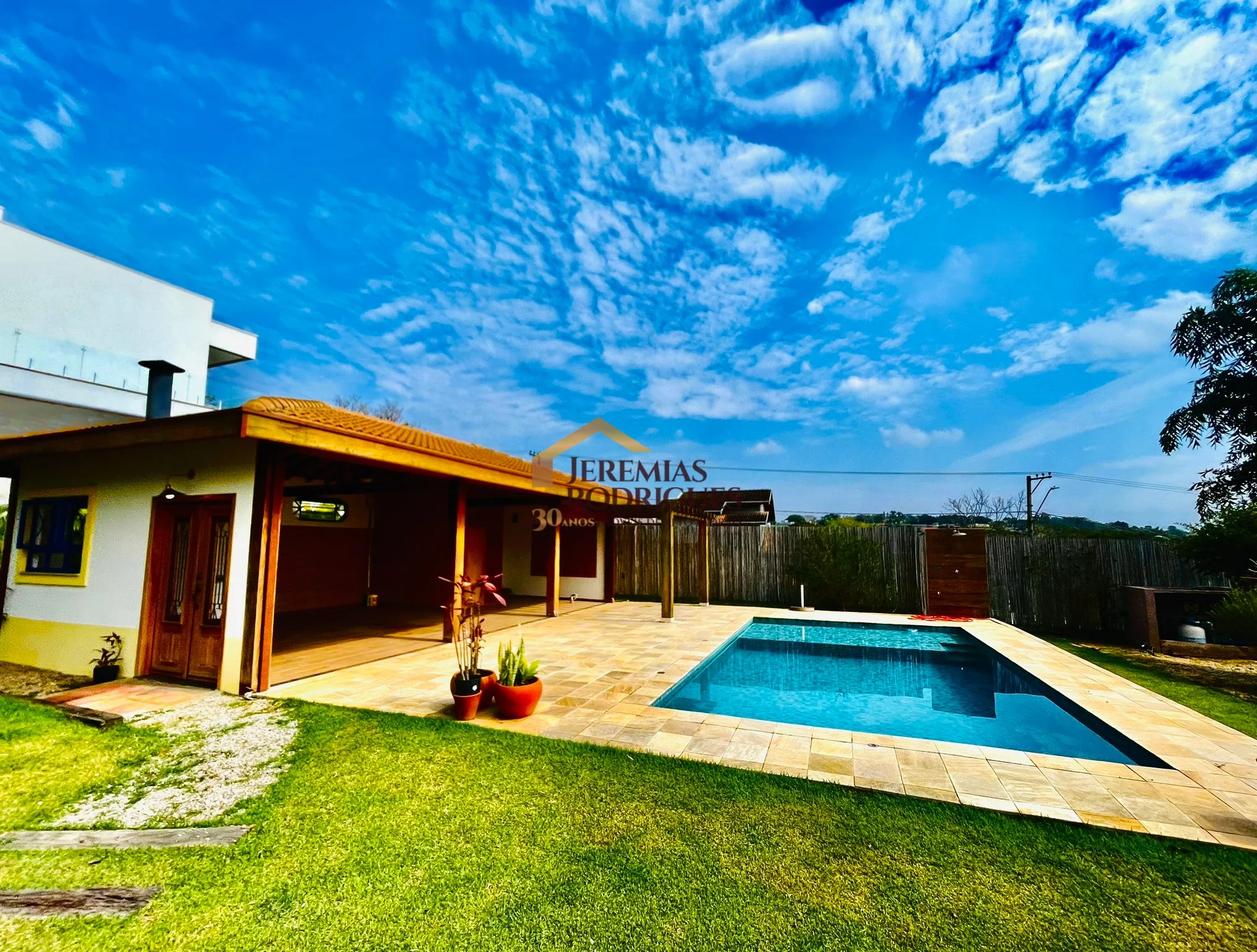 Casa à venda no  Residencial Reserva Altos do Cataguá em Taubaté/SP.