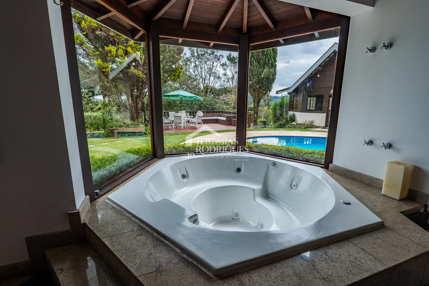 Casa com 4 dormitórios, 450 m² - Atalaia - Campos do Jordão/SP