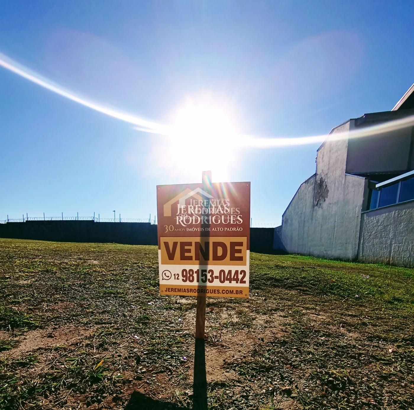 Terreno à venda com 448 m² no Condomínio Campos do Conde II - Chambord em Tremembé/SP