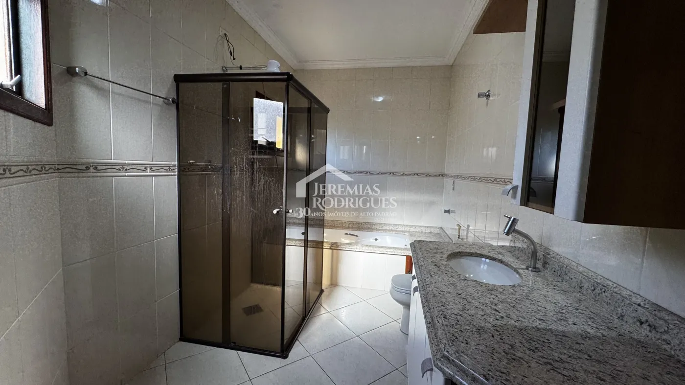 Casa para venda e locação com 4 dormitórios no Condomínio Colonial Village I em Pindamonhangaba/SP