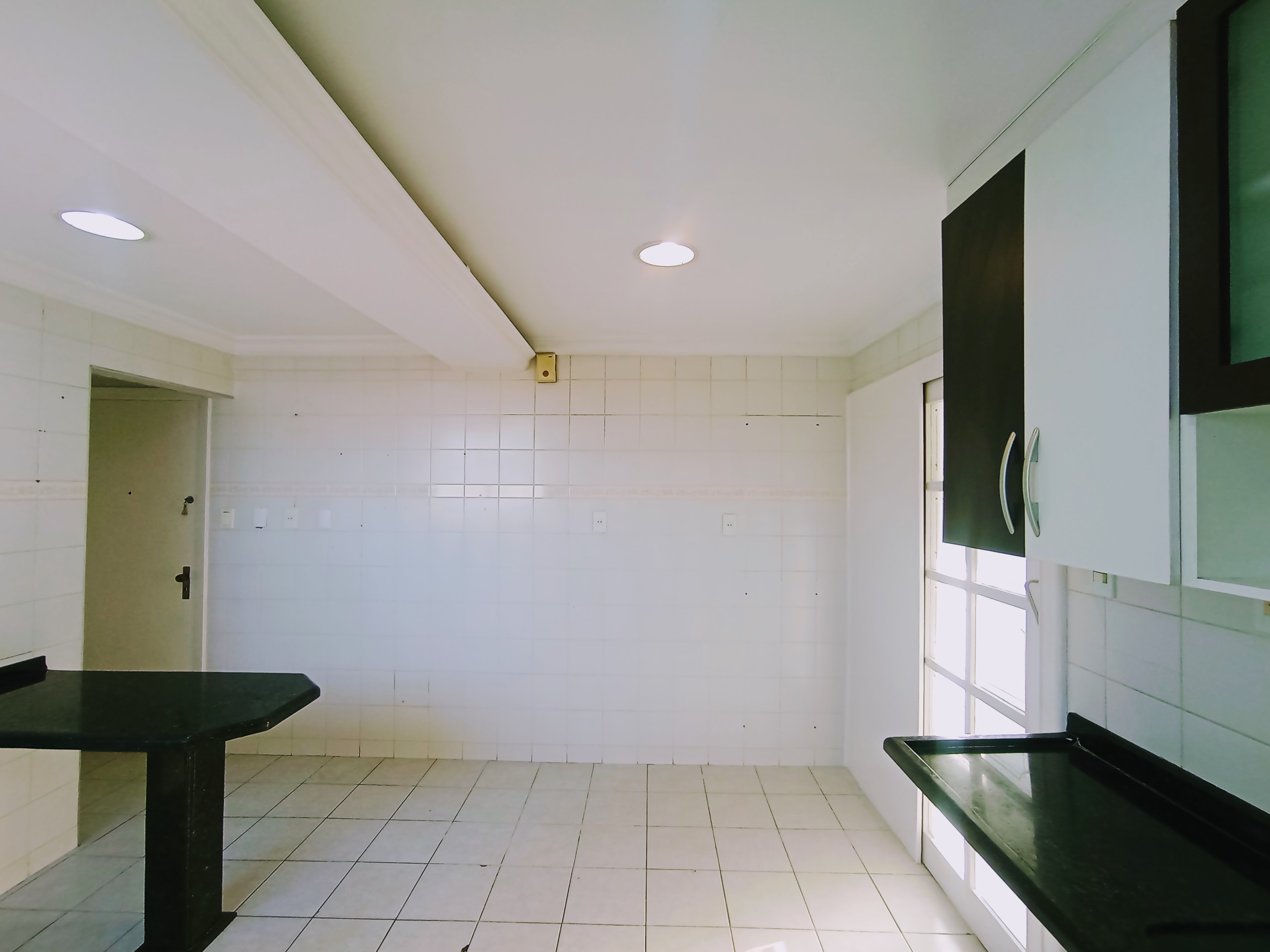 Cobertura à venda com 3 dormitórios, 125 m² no Edifício Michel Abud em Taubaté/SP.