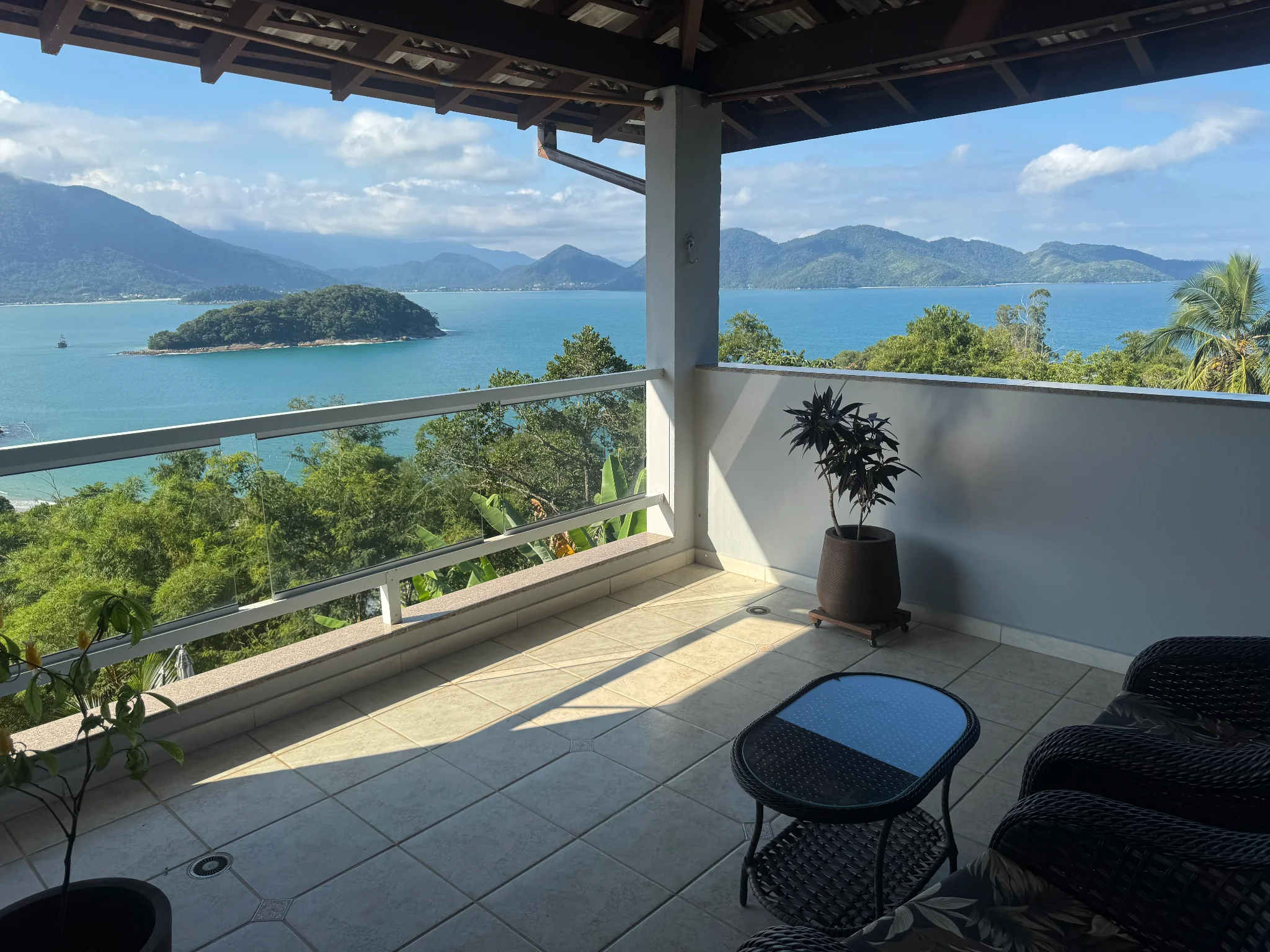 Casa à venda com 6 suítes no Condomínio Caçandoca em Ubatuba/SP