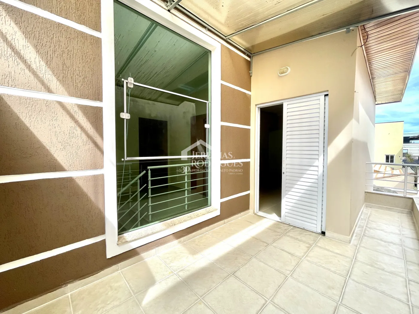 Casa para locação com 3 suítes no Condomínio Campos do Conde III em Tremembé/SP. 