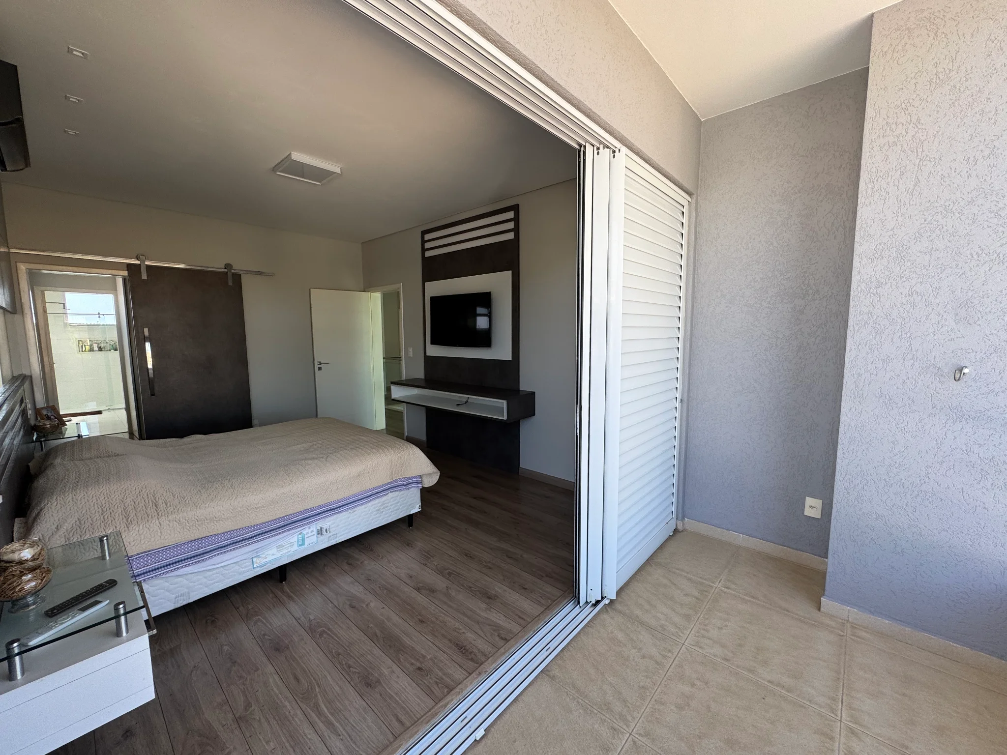 Casa para venda e locação com 3 dormitórios no Condomínio Campos do Conde III em Tremembé/SP.
