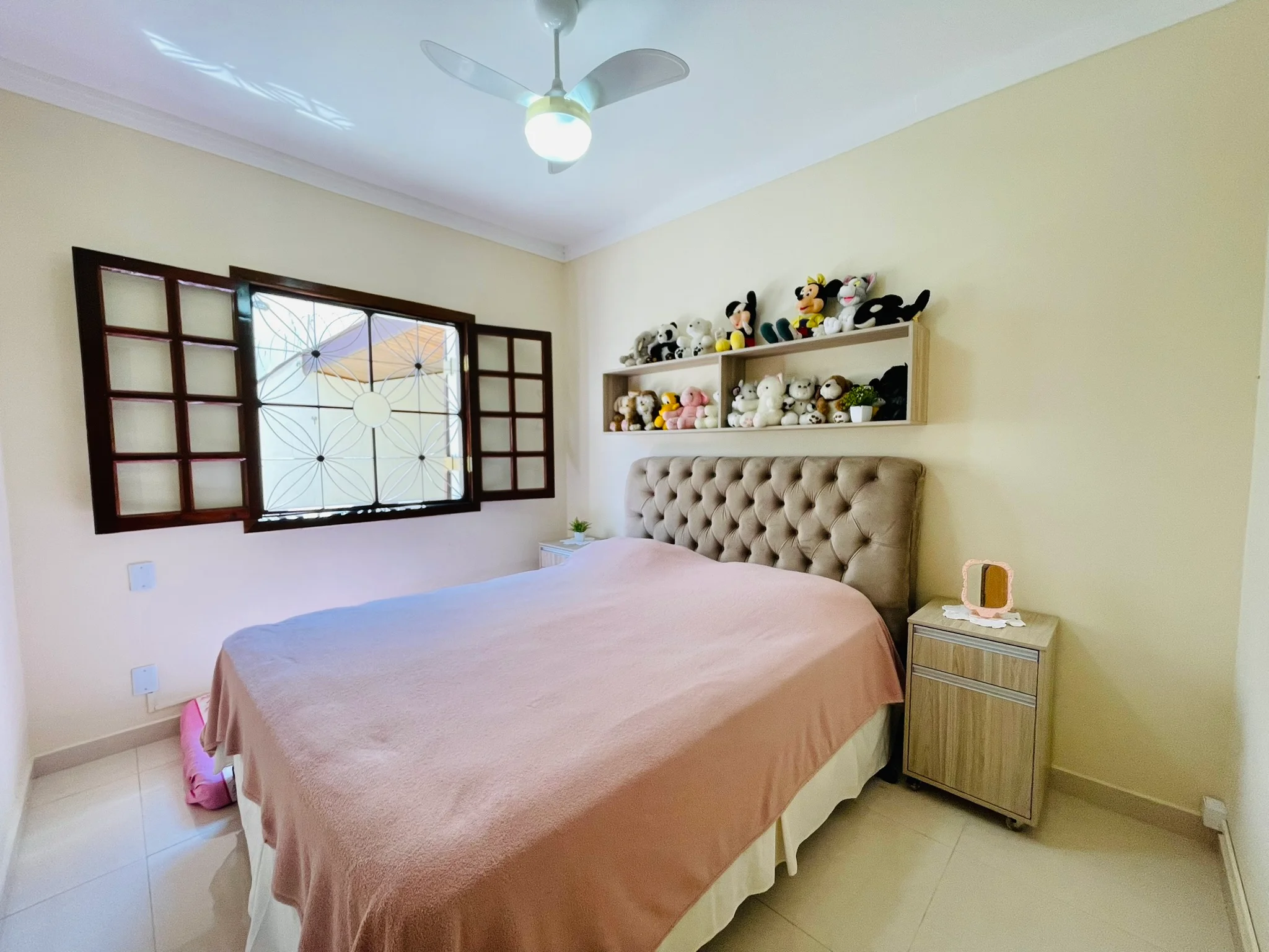 Casa à venda com 5 dormitórios no bairro Esplanada Independência em Taubaté/SP. 