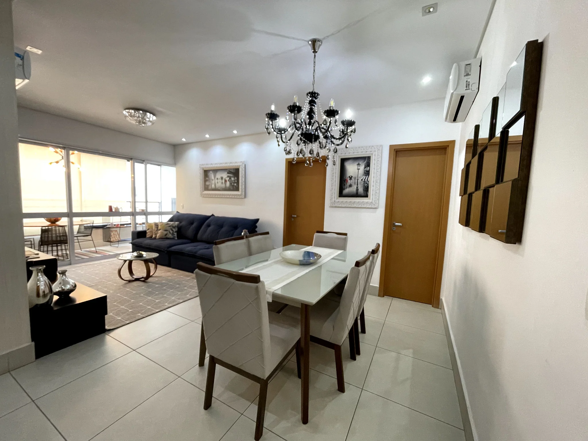 Apartamento à venda com 3 suítes no Condomínio Renaissance em Taubaté/SP. 