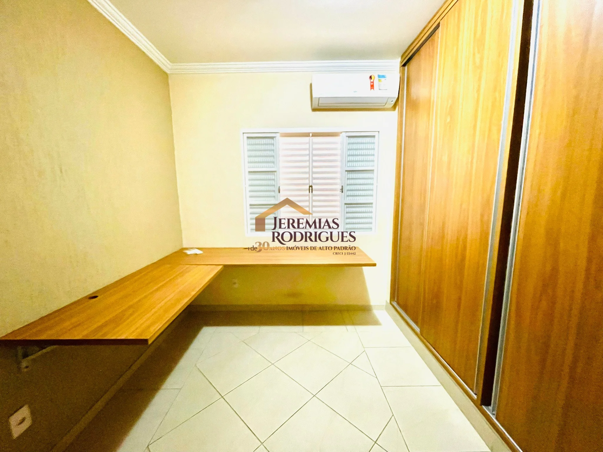 Casa para locação e venda no Centro em Taubaté/SP. — foto 10