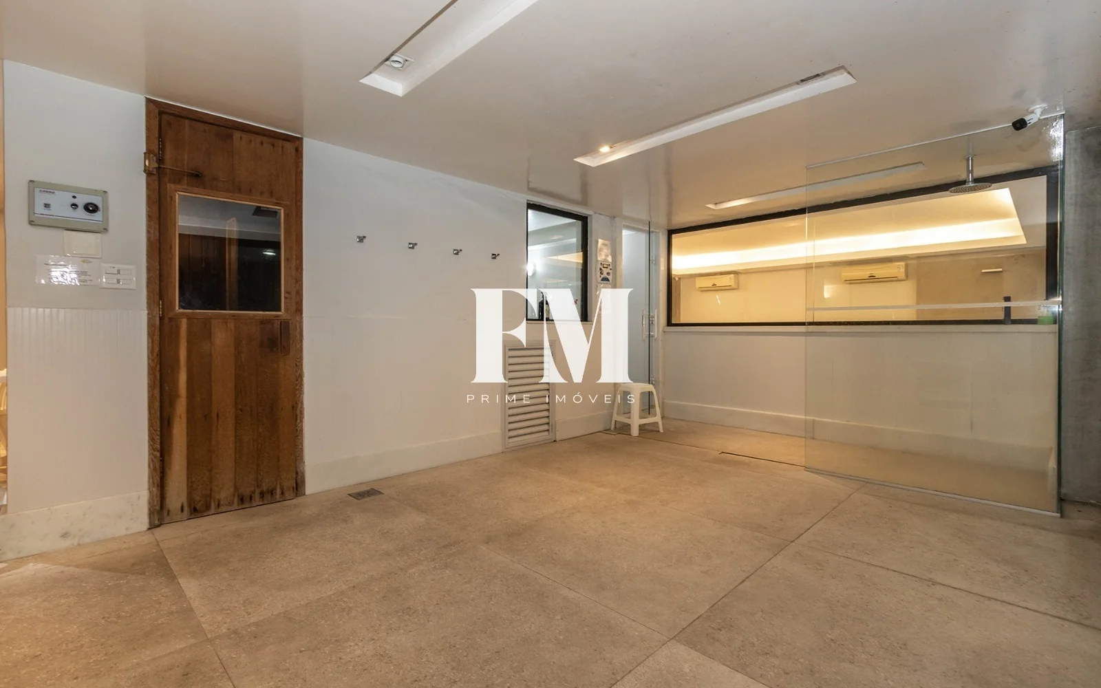 Leblon | Rua Aperana | 2 Quartos (1 Suíte) | 79m² com Varanda e Vaga a Poucos Metros da Praia - foto 19