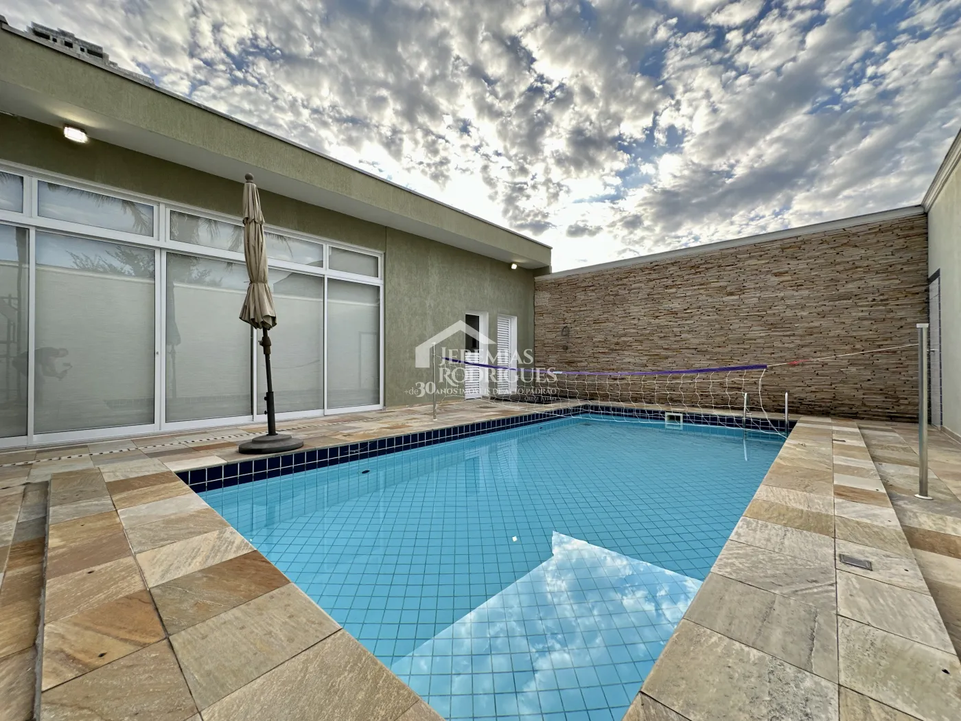 Casa com 3 suítes, 386 m² - Condomínio Taubaté Village - Taubaté/SP