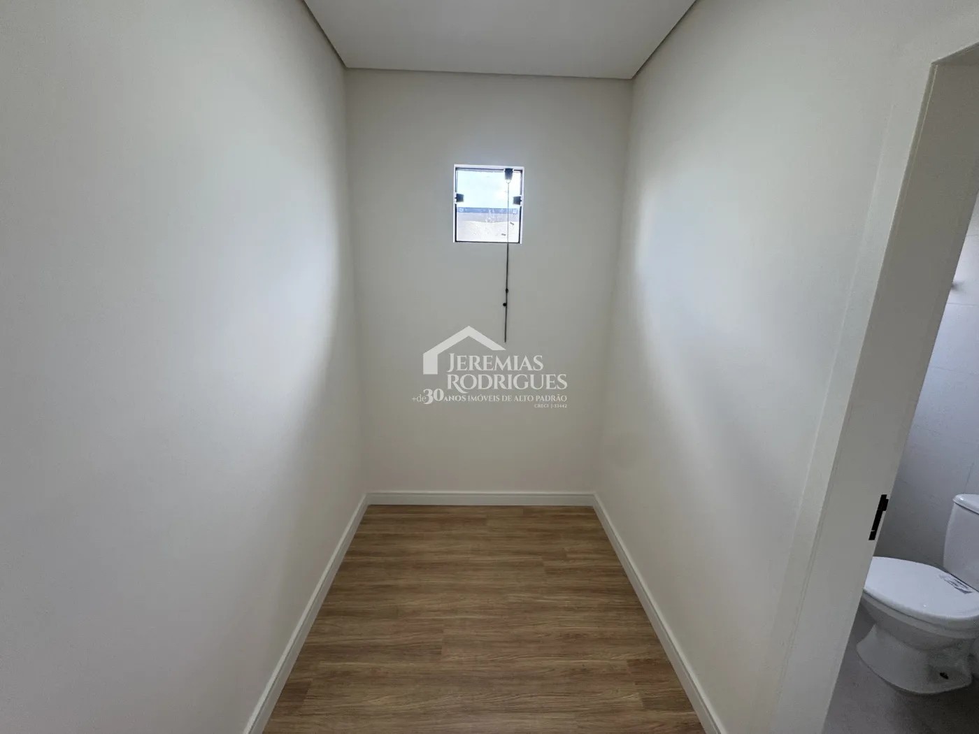 Casa à venda com 3 dormitórios no Condomínio Alphaville em Taubaté/SP