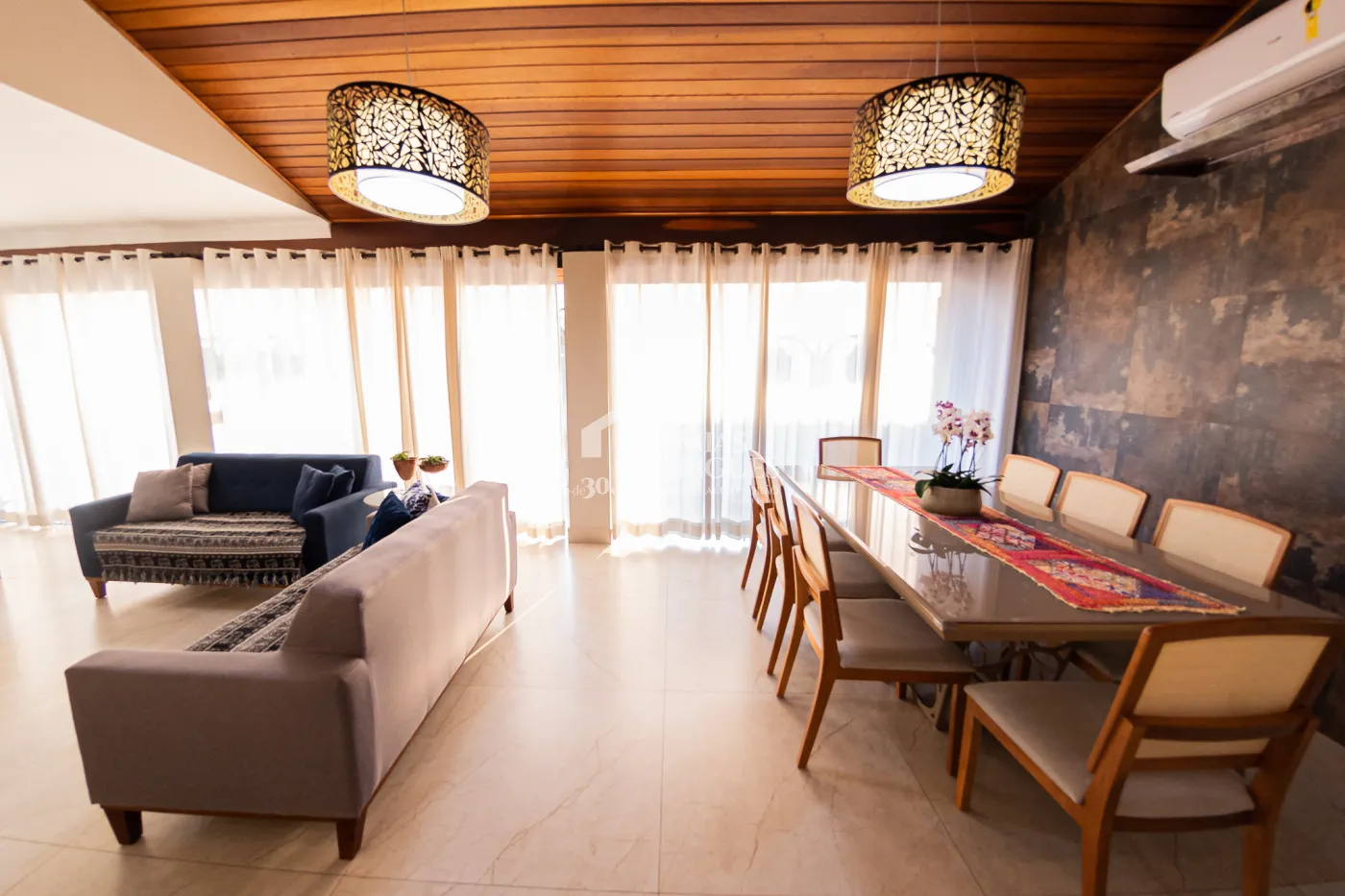 Casa à venda no Condomínio Colonial Village I em Pindamonhangaba/SP